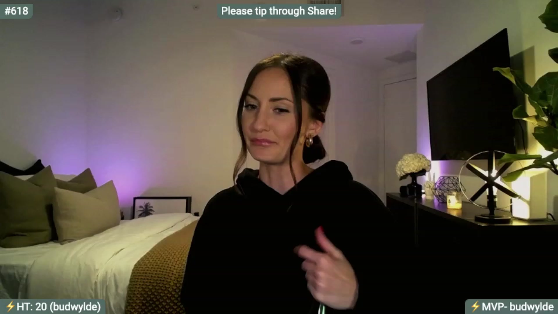 Gallery image thumbnail from AlanaWylde's myfreecams stream on, 12/08/2023, 03:21 image 14 of 20