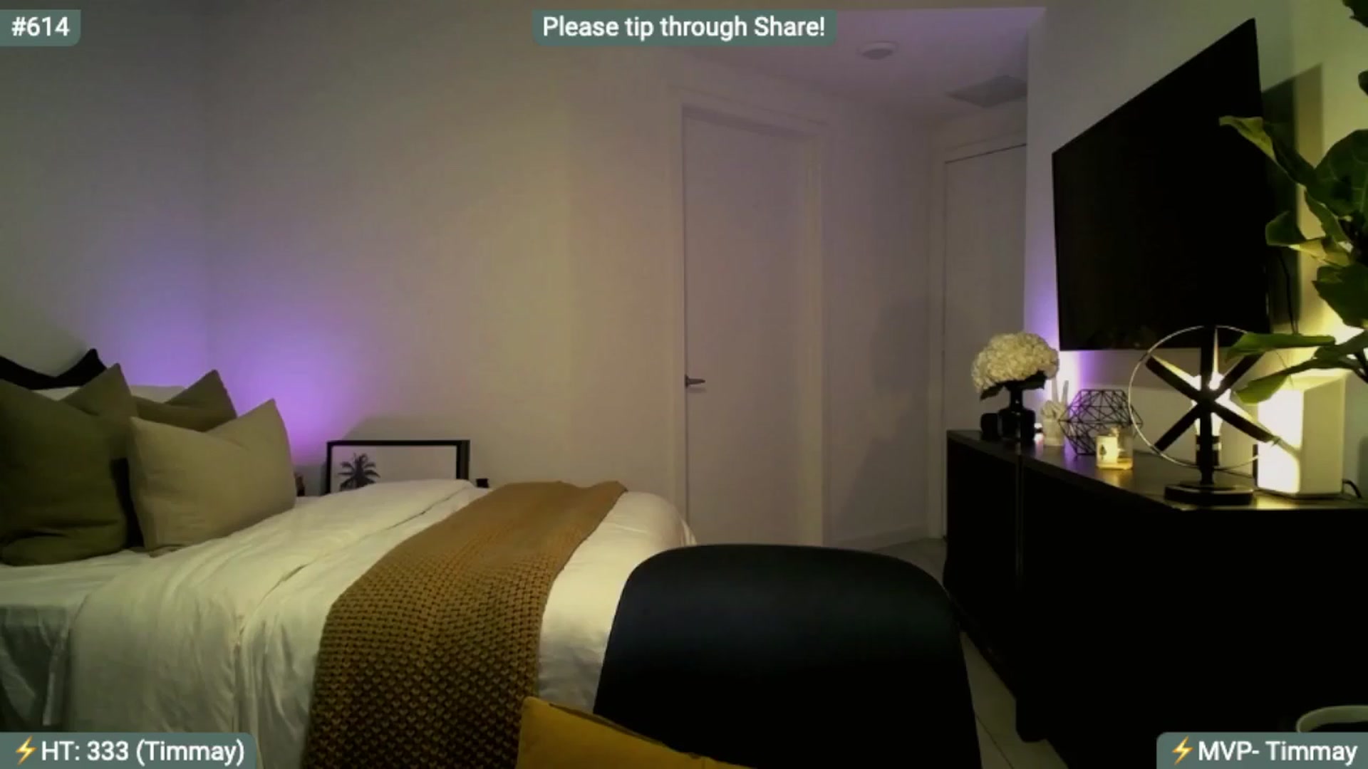 Gallery image thumbnail from AlanaWylde's myfreecams stream on, 12/08/2023, 04:23 image 14 of 20