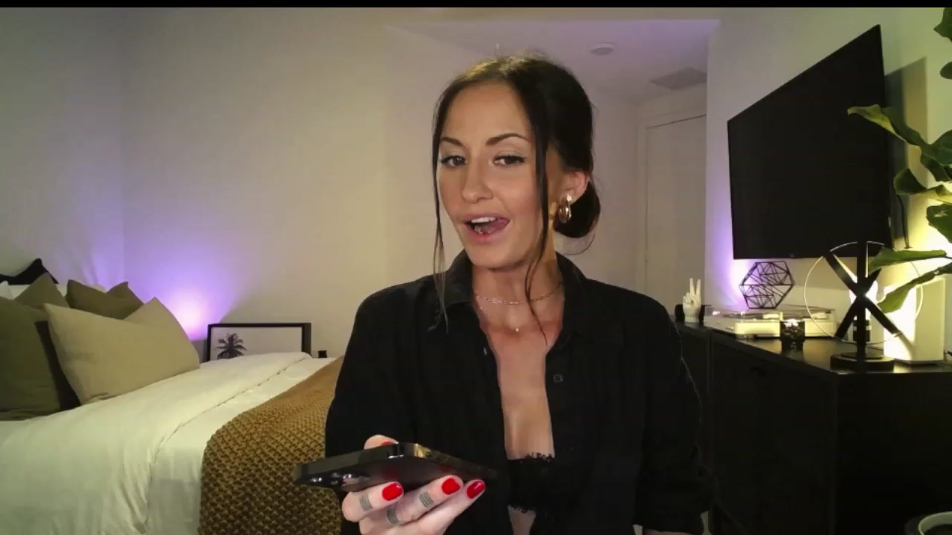 Gallery image thumbnail from AlanaWylde's myfreecams stream on, 12/14/2023, 02:26 image 10 of 20