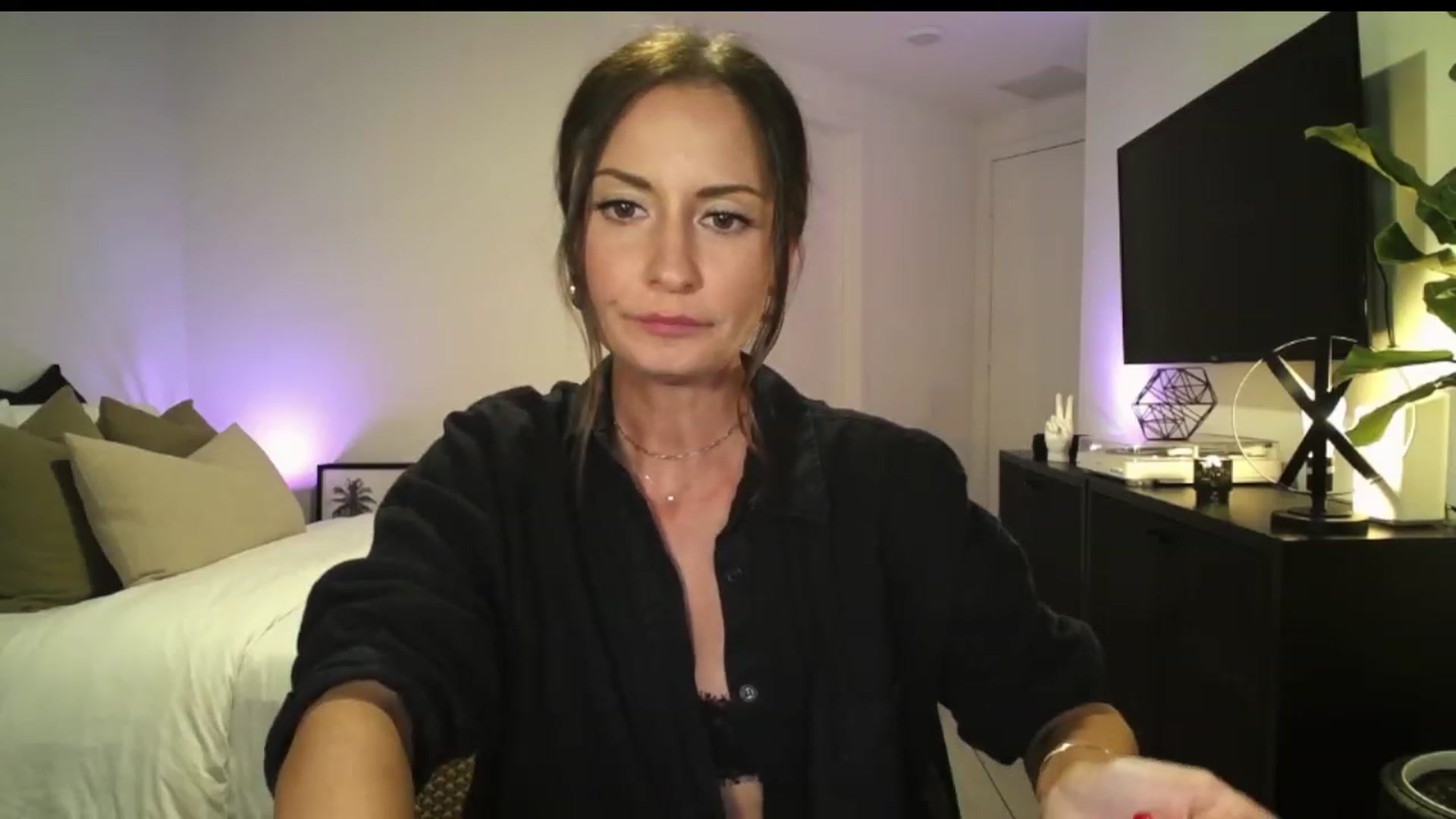 Gallery image thumbnail from AlanaWylde's myfreecams stream on, 12/14/2023, 02:26 image 4 of 20