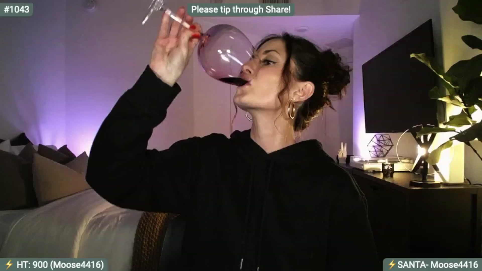 Gallery image thumbnail from AlanaWylde's myfreecams stream on, 12/20/2023, 03:52 image 17 of 20