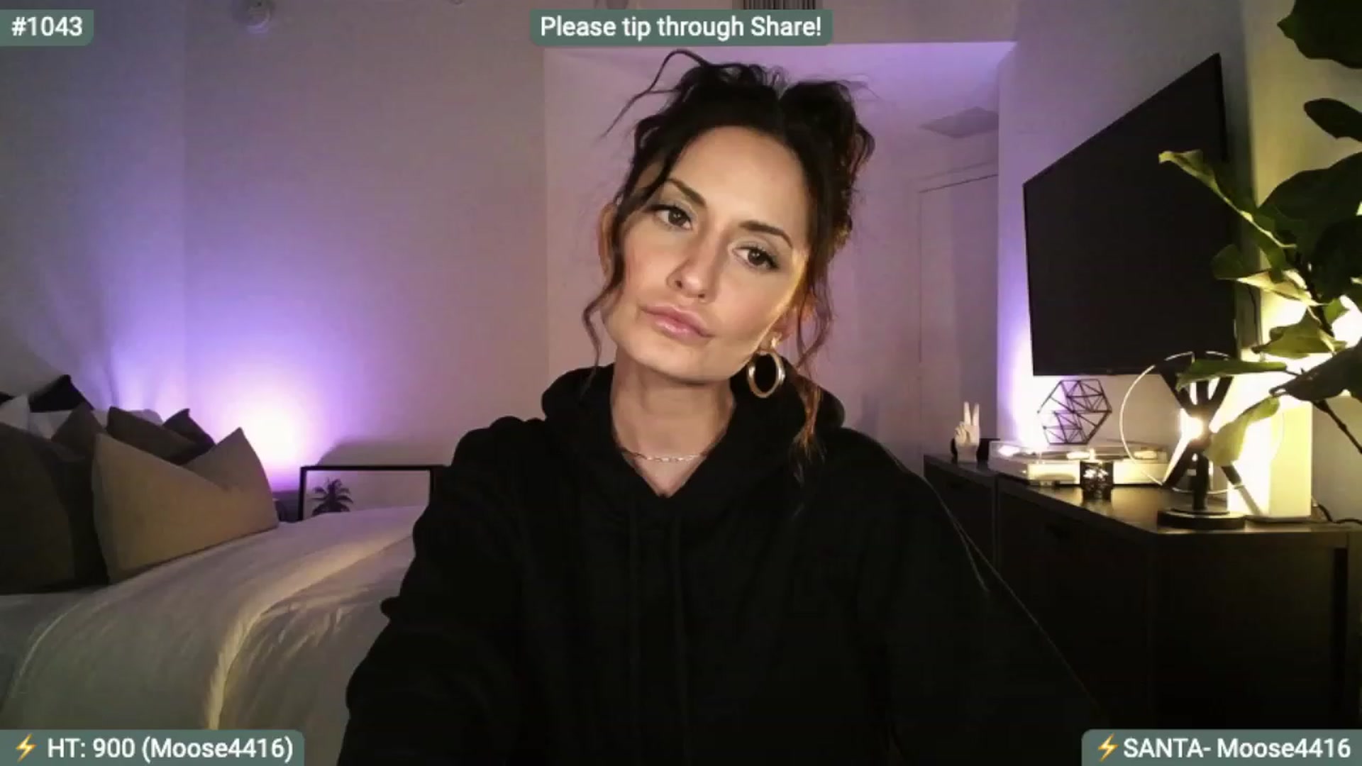 Gallery image thumbnail from AlanaWylde's myfreecams stream on, 12/20/2023, 03:52 image 16 of 20