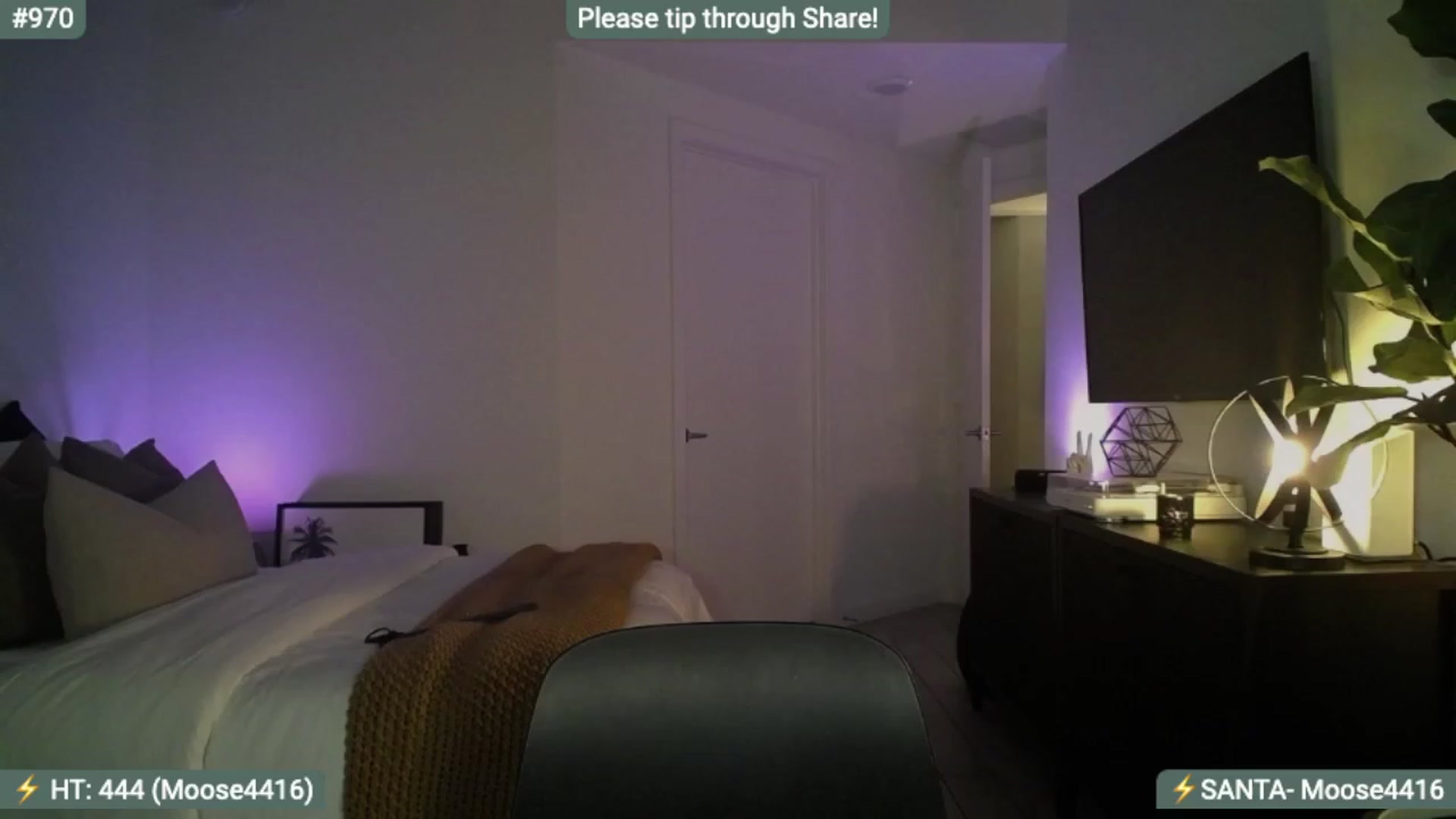Gallery image thumbnail from AlanaWylde's myfreecams stream on, 12/21/2023, 03:38 image 12 of 20