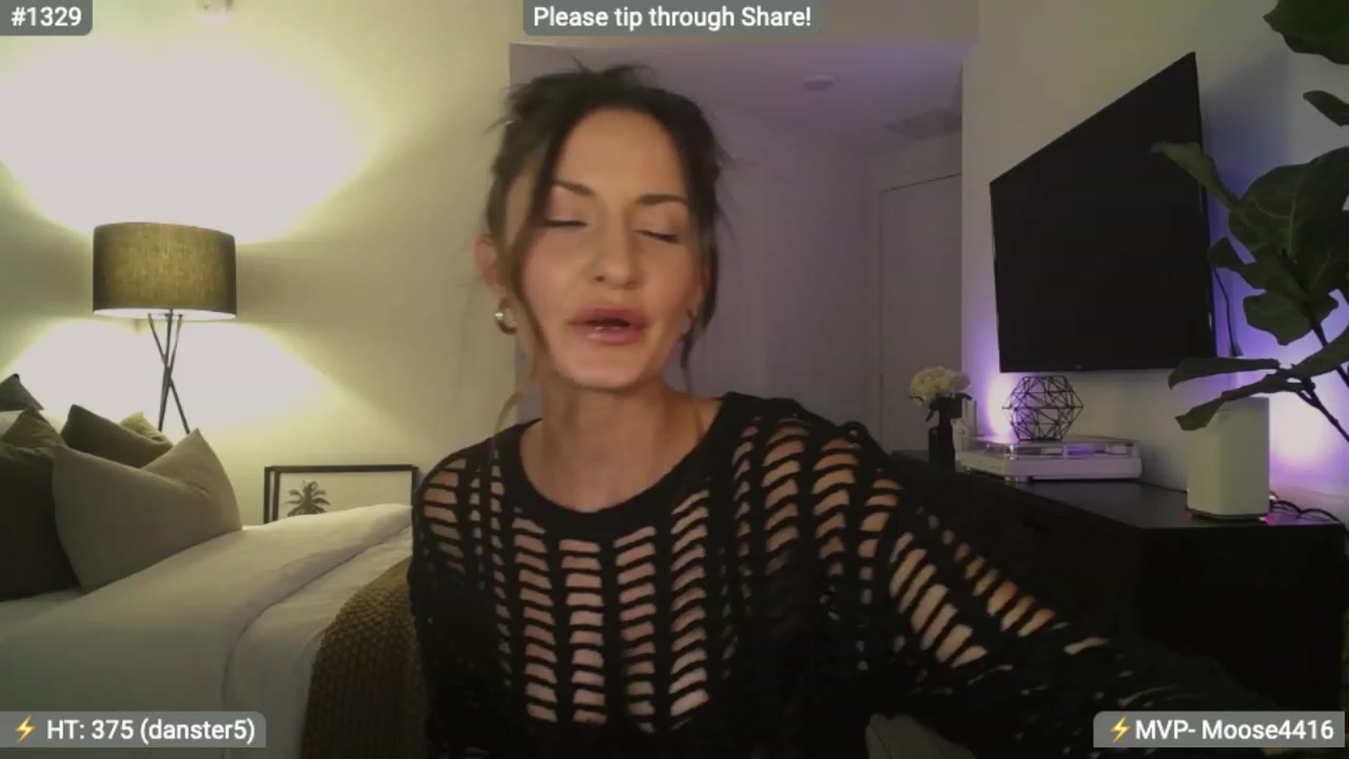 Gallery image thumbnail from AlanaWylde's myfreecams stream on, 12/28/2023, 05:11 image 5 of 20