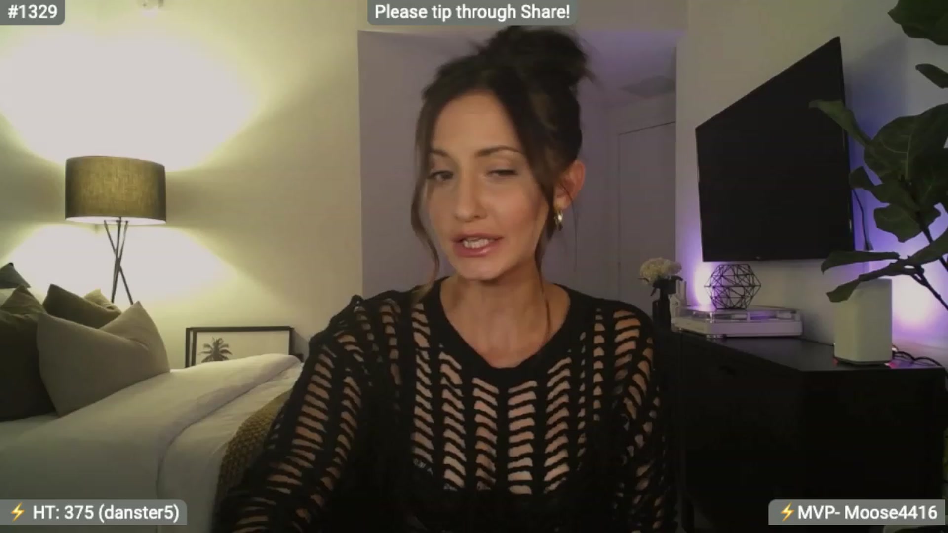 Gallery image thumbnail from AlanaWylde's myfreecams stream on, 12/28/2023, 05:11 image 7 of 20