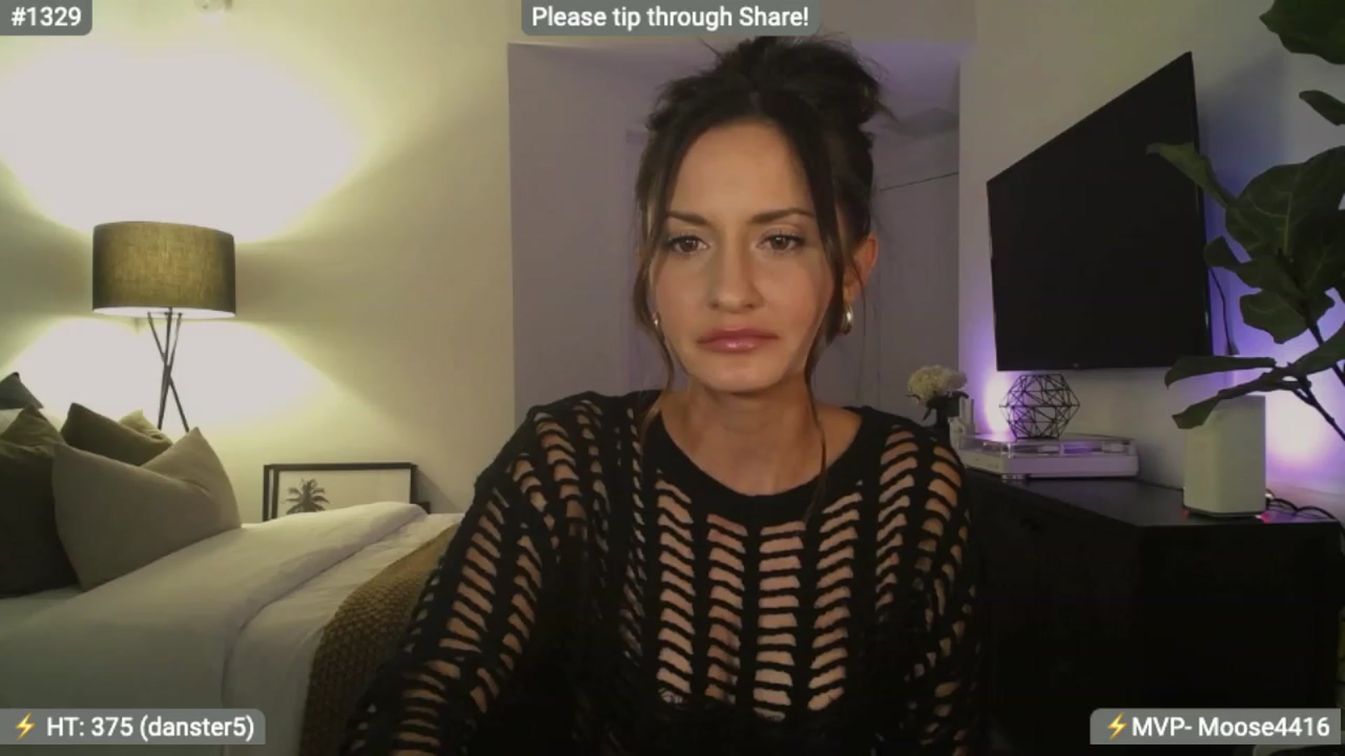 Gallery image thumbnail from AlanaWylde's myfreecams stream on, 12/28/2023, 05:11 image 4 of 20