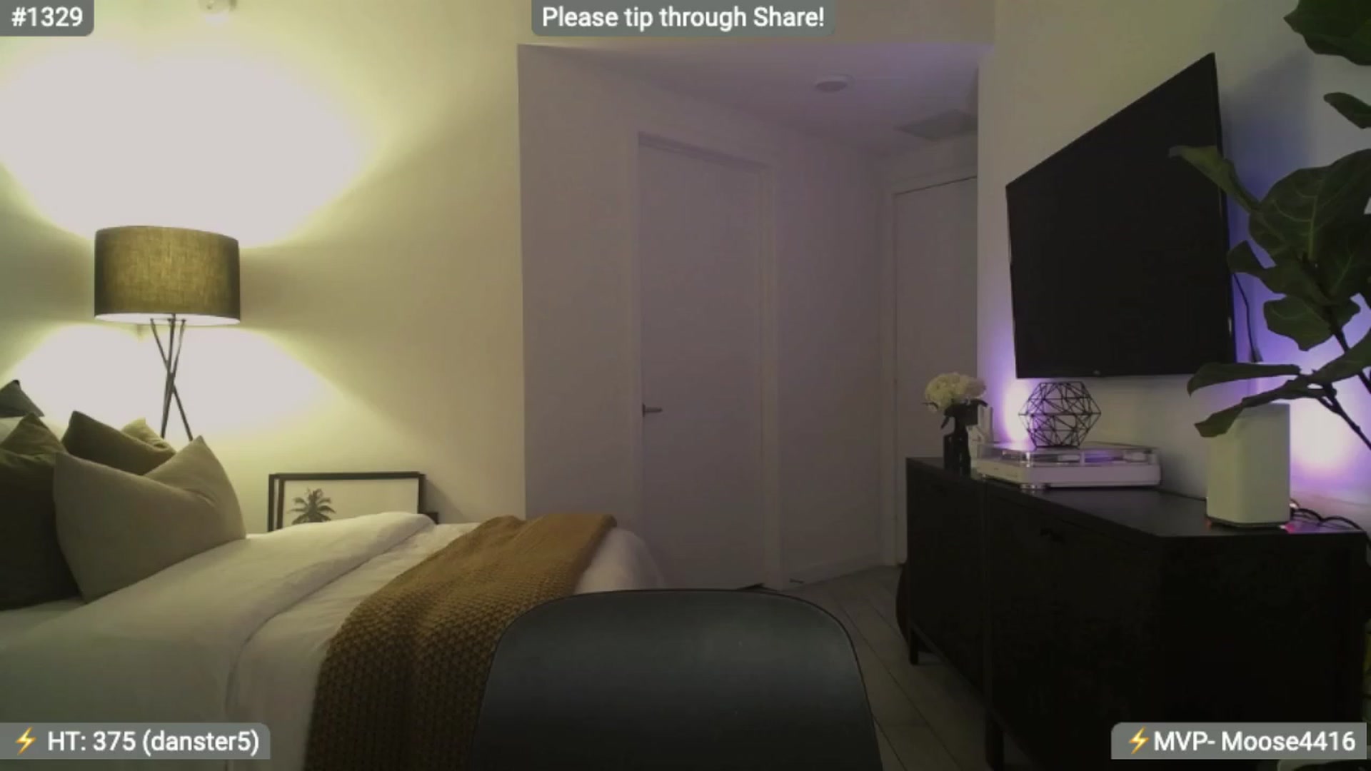 Gallery image thumbnail from AlanaWylde's myfreecams stream on, 12/28/2023, 05:11 image 13 of 20