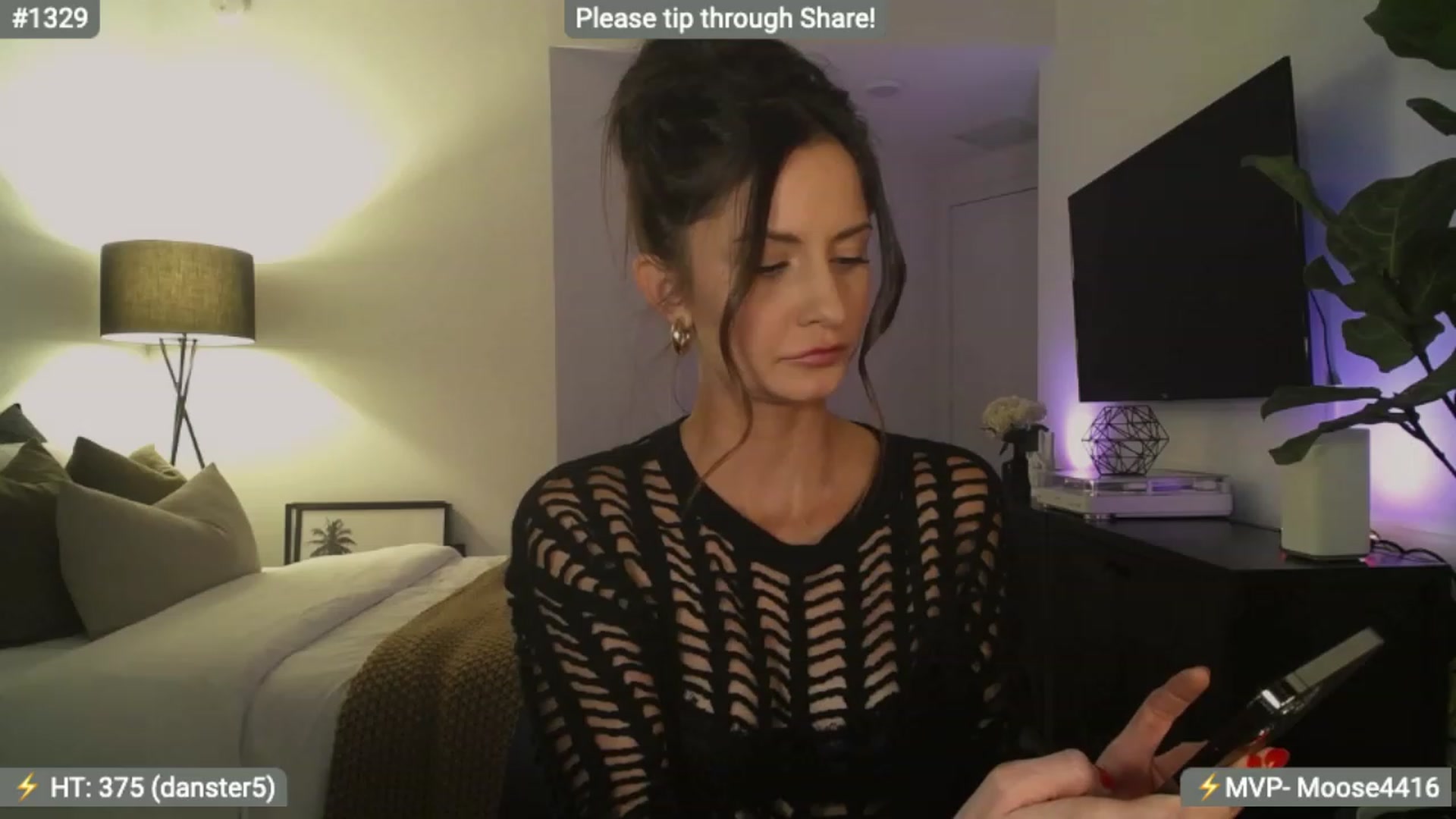 Gallery image thumbnail from AlanaWylde's myfreecams stream on, 12/28/2023, 05:11 image 9 of 20