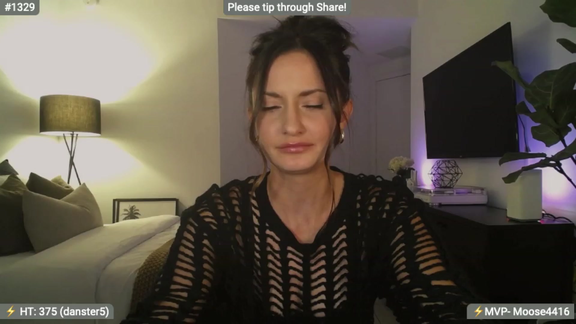 Gallery image thumbnail from AlanaWylde's myfreecams stream on, 12/28/2023, 05:11 image 8 of 20