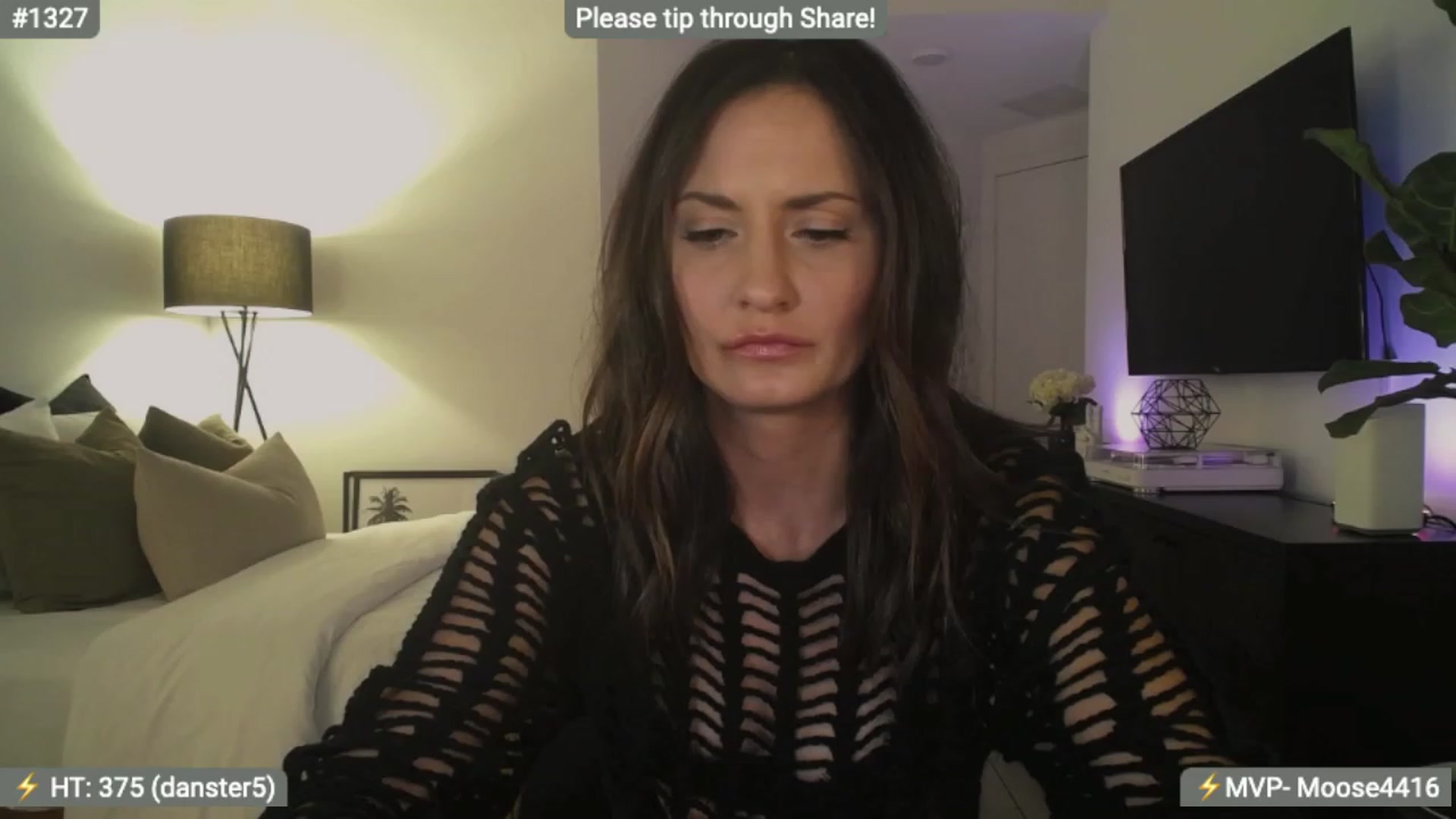 Gallery image thumbnail from AlanaWylde's myfreecams stream on, 12/28/2023, 06:09 image 10 of 20