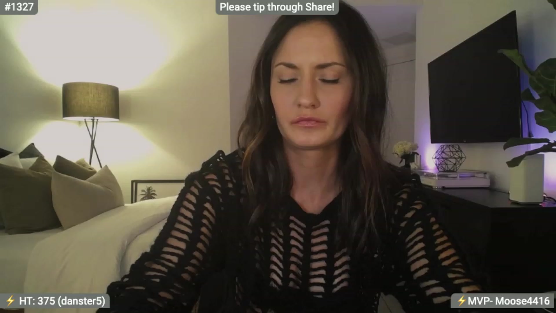 Gallery image thumbnail from AlanaWylde's myfreecams stream on, 12/28/2023, 06:09 image 12 of 20