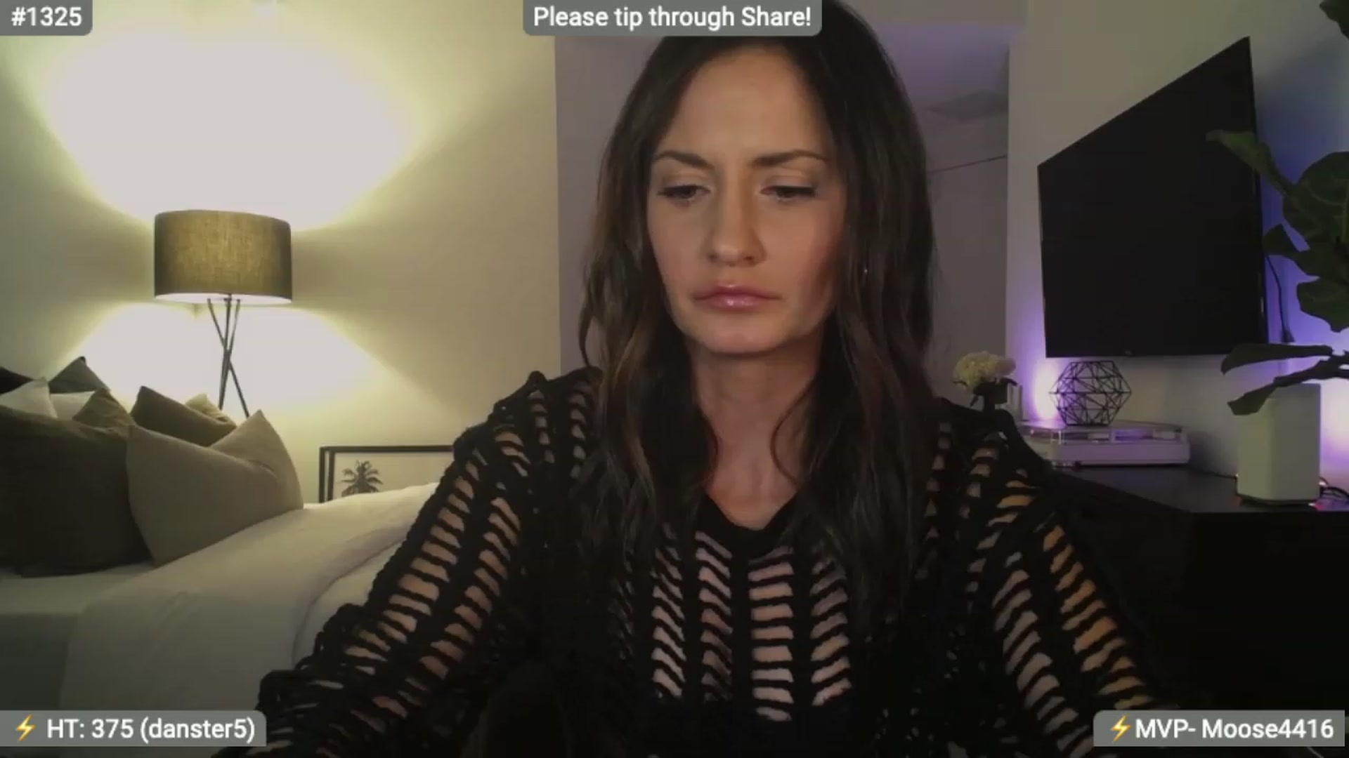 Gallery image thumbnail from AlanaWylde's myfreecams stream on, 12/28/2023, 06:09 image 18 of 20