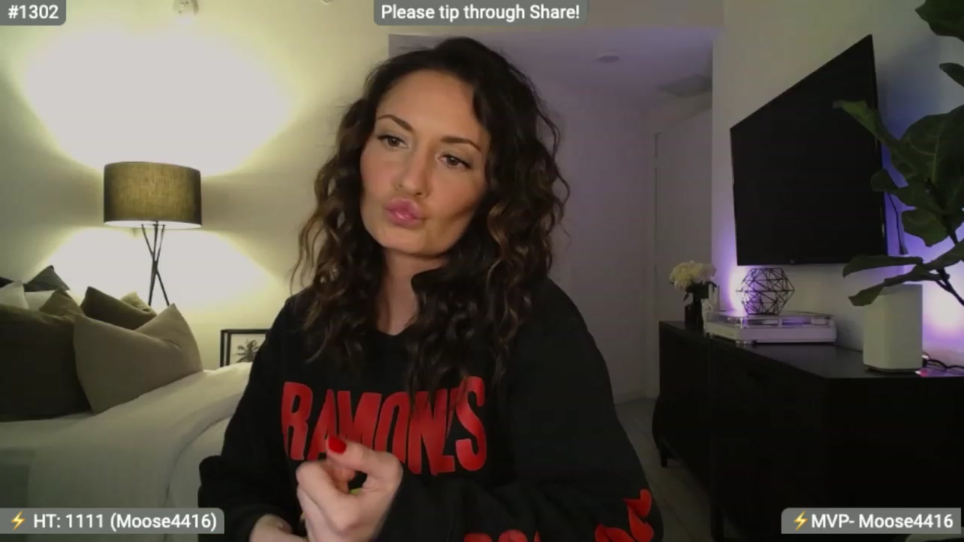 Gallery image thumbnail from AlanaWylde's myfreecams stream on, 12/29/2023, 02:11 image 1 of 20