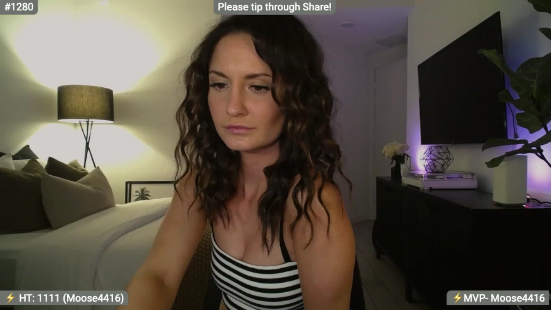 Gallery image thumbnail from AlanaWylde's myfreecams stream on, 12/29/2023, 03:35 image 9 of 20