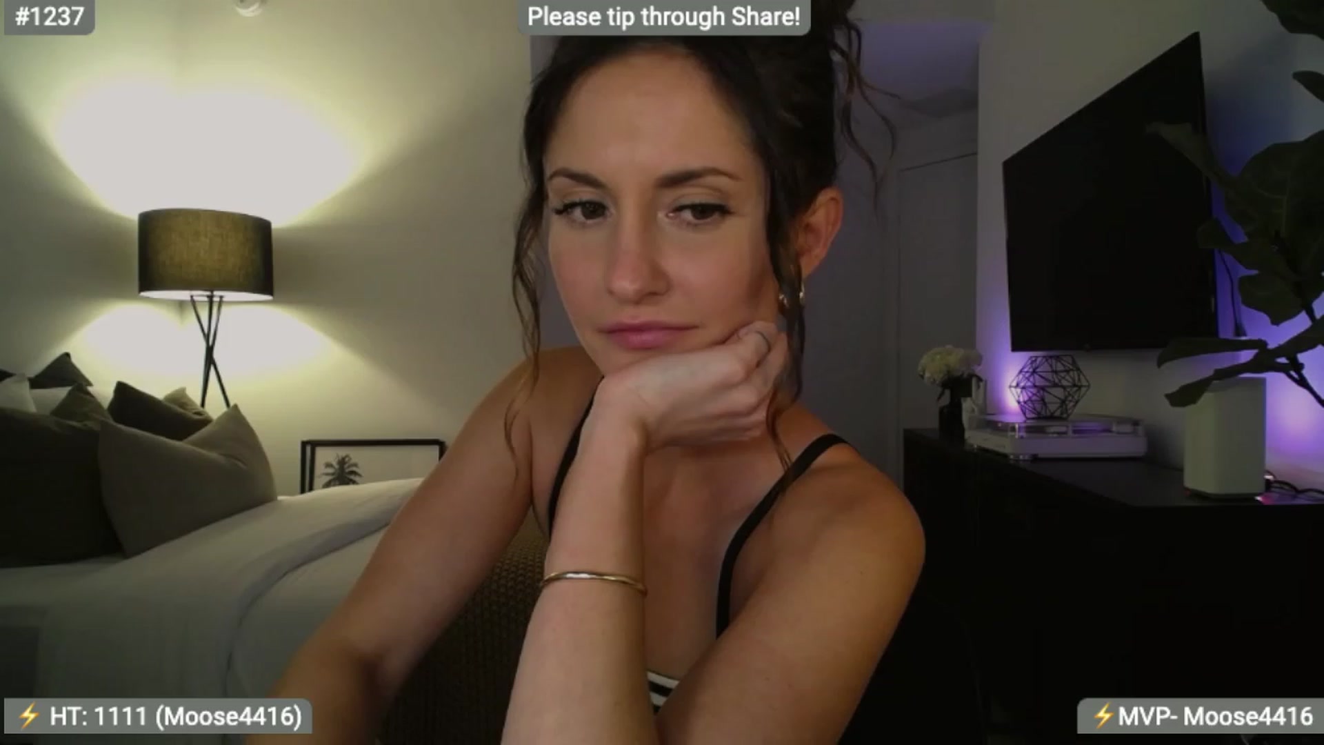 Gallery image thumbnail from AlanaWylde's myfreecams stream on, 12/29/2023, 06:36 image 14 of 20