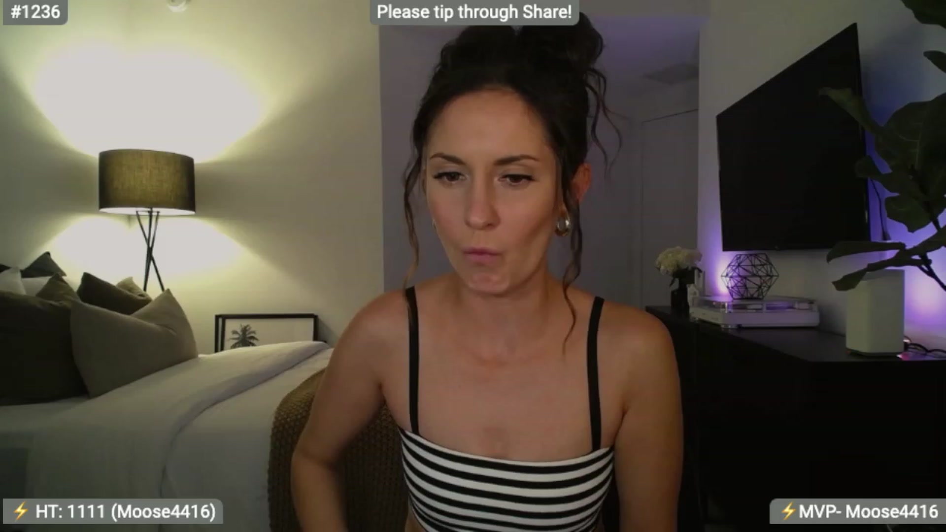 Gallery image thumbnail from AlanaWylde's myfreecams stream on, 12/29/2023, 06:36 image 12 of 20