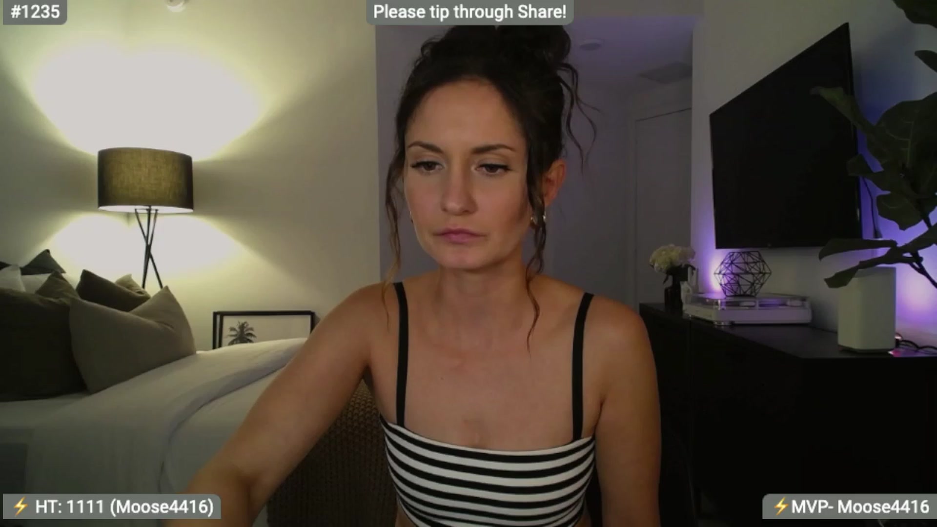 Gallery image thumbnail from AlanaWylde's myfreecams stream on, 12/29/2023, 06:36 image 10 of 20