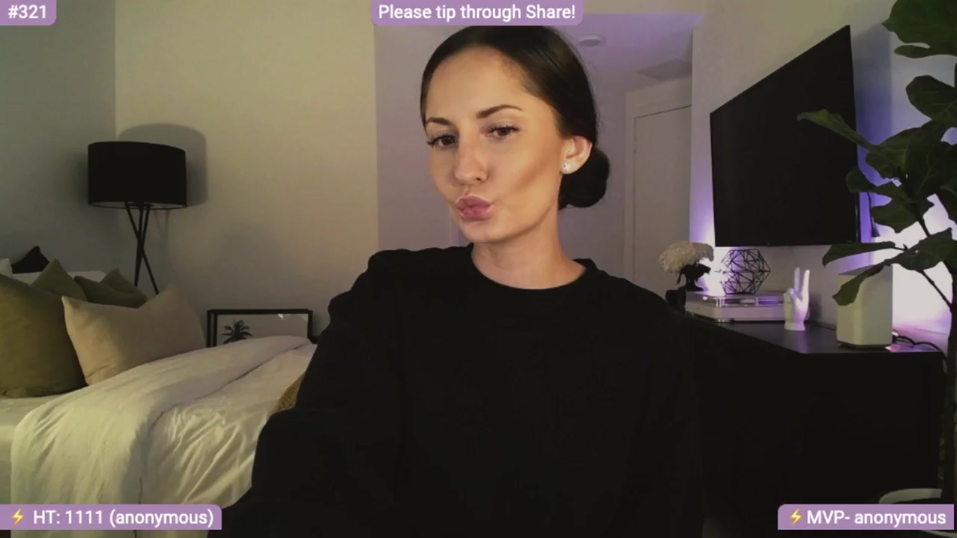 Gallery image thumbnail from AlanaWylde's myfreecams stream on, 01/04/2024, 05:04 image 12 of 20