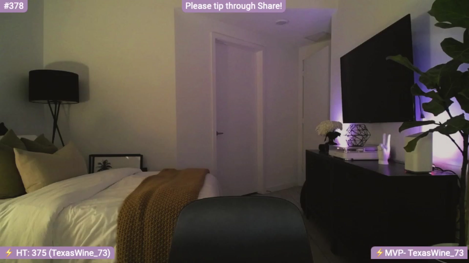 Gallery image thumbnail from AlanaWylde's myfreecams stream on, 01/04/2024, 05:04 image 9 of 20