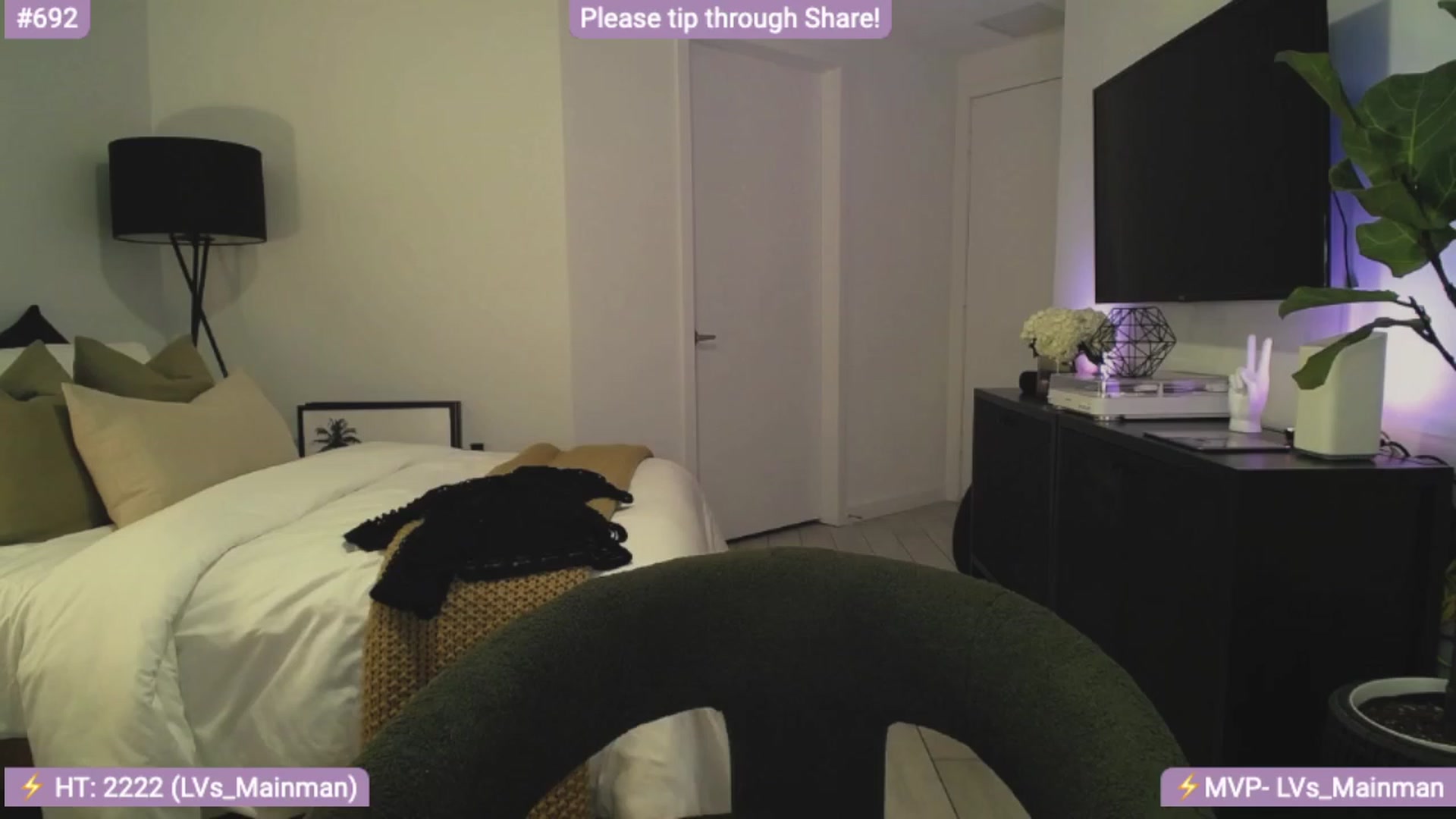 Gallery image thumbnail from AlanaWylde's myfreecams stream on, 01/10/2024, 02:31 image 13 of 20