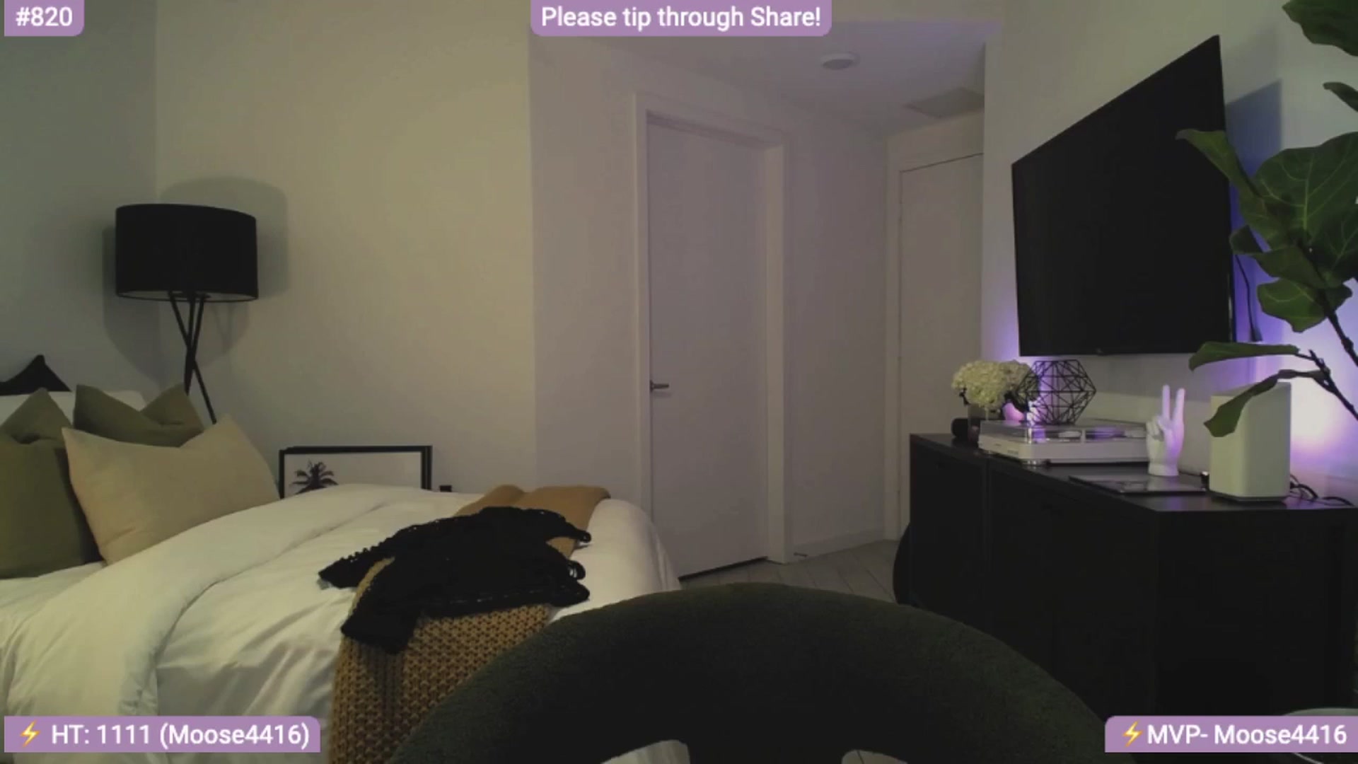 Gallery image thumbnail from AlanaWylde's myfreecams stream on, 01/10/2024, 02:31 image 8 of 20