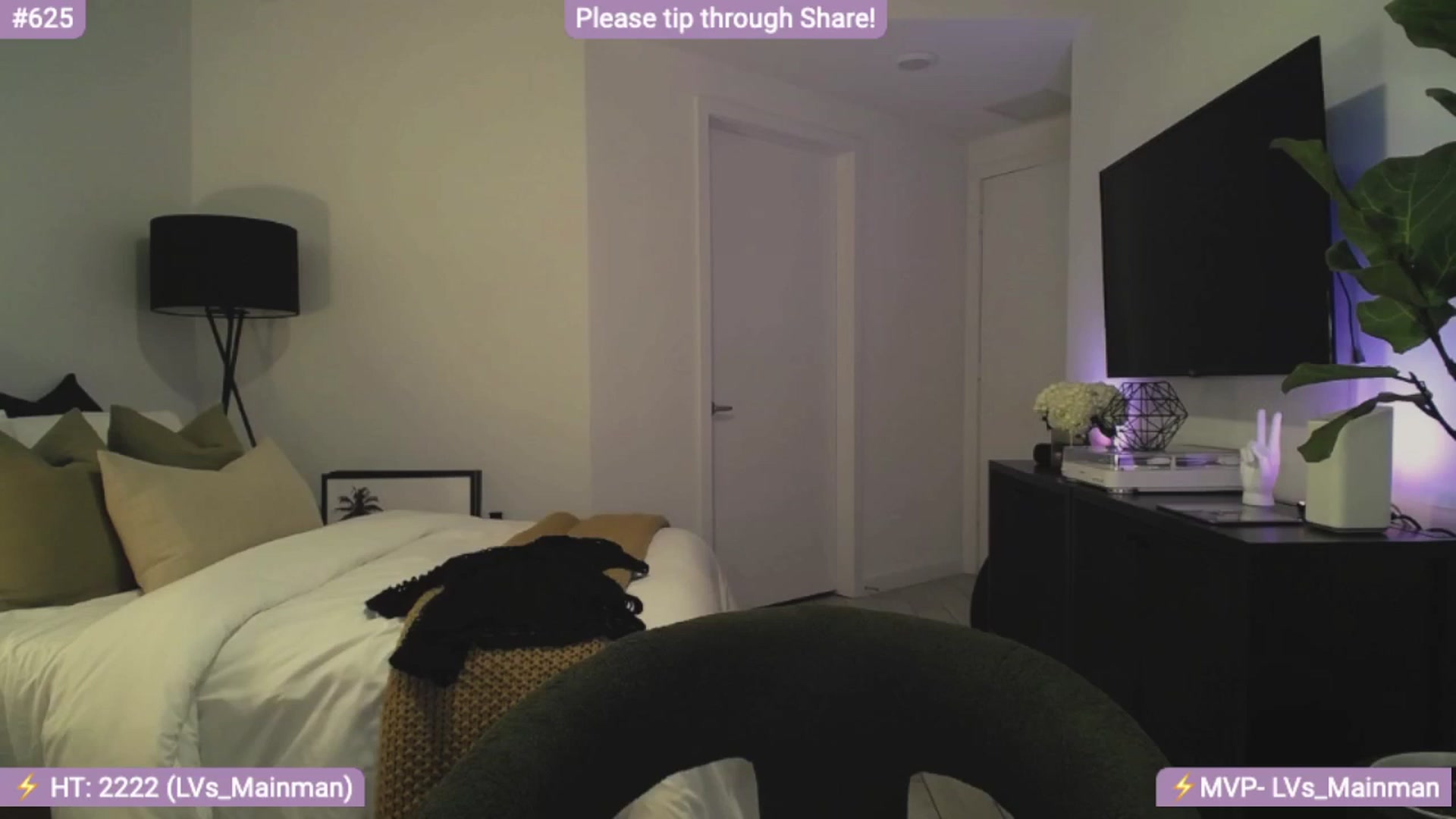 Gallery image thumbnail from AlanaWylde's myfreecams stream on, 01/10/2024, 04:50 image 2 of 20