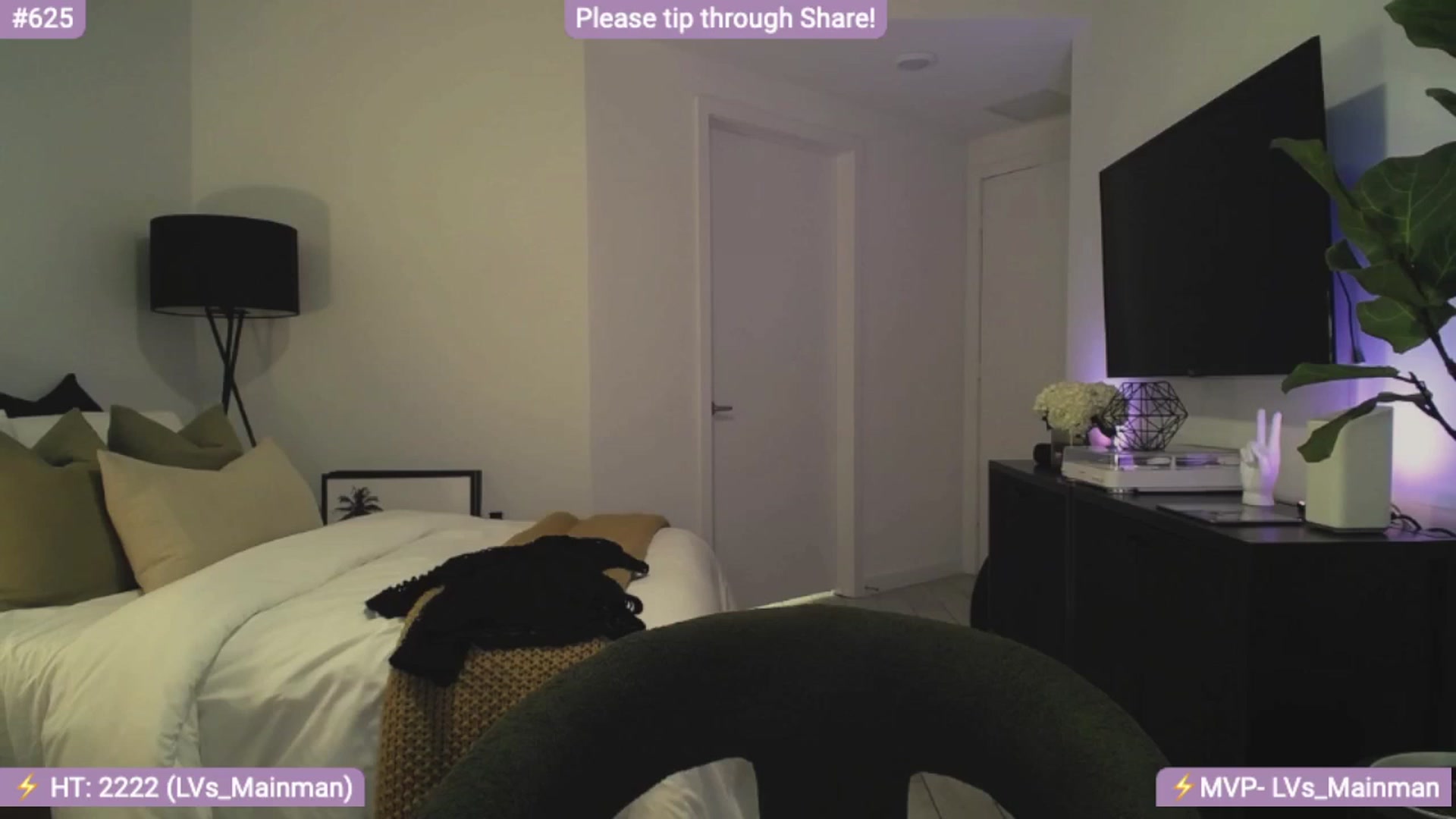 Gallery image thumbnail from AlanaWylde's myfreecams stream on, 01/10/2024, 04:50 image 1 of 20