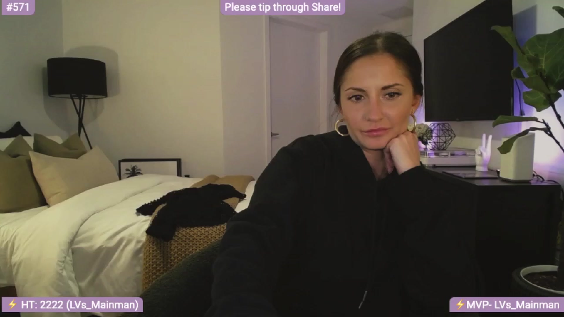 Gallery image thumbnail from AlanaWylde's myfreecams stream on, 01/10/2024, 06:00 image 16 of 20
