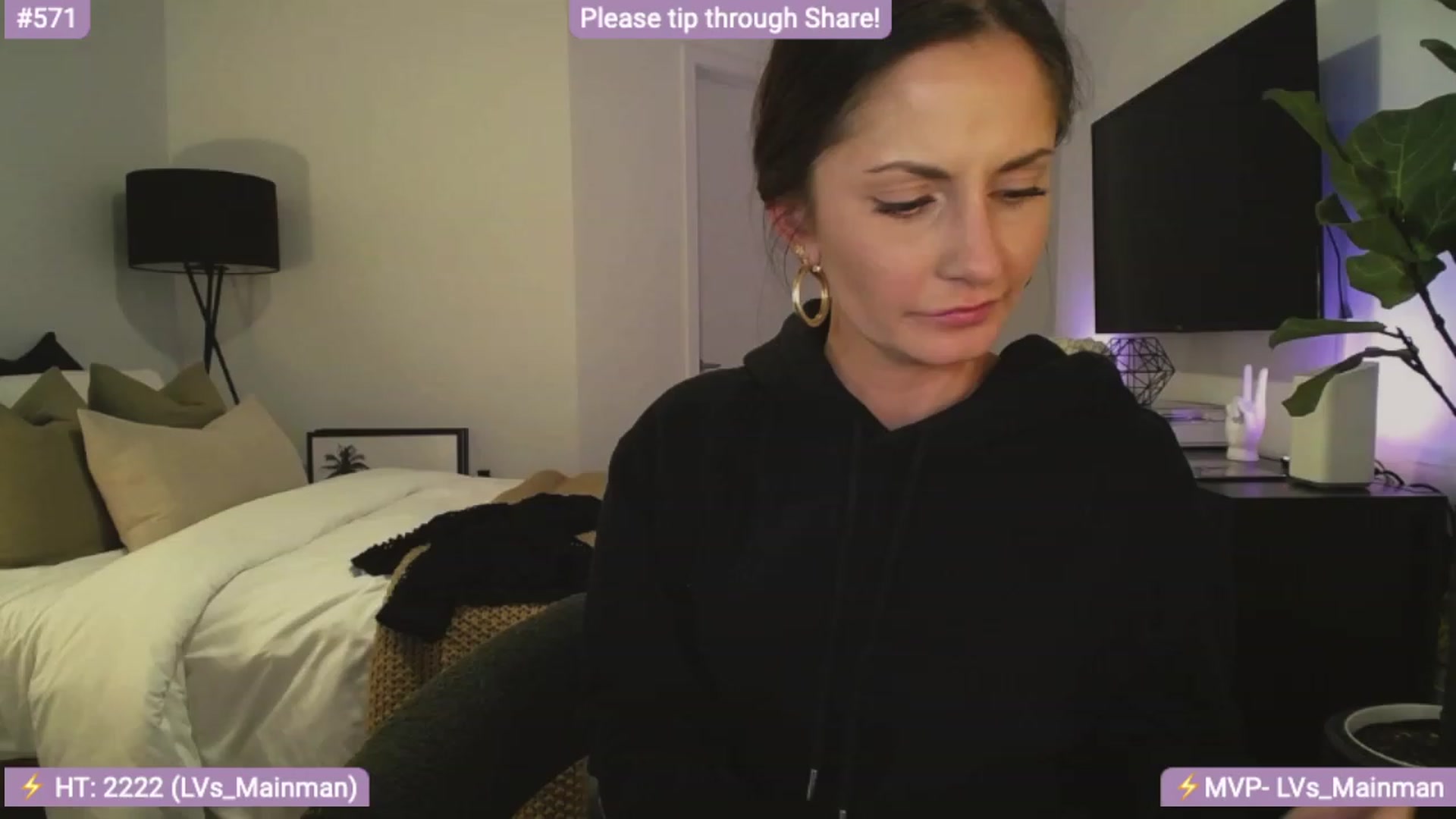 Gallery image thumbnail from AlanaWylde's myfreecams stream on, 01/10/2024, 06:00 image 19 of 20