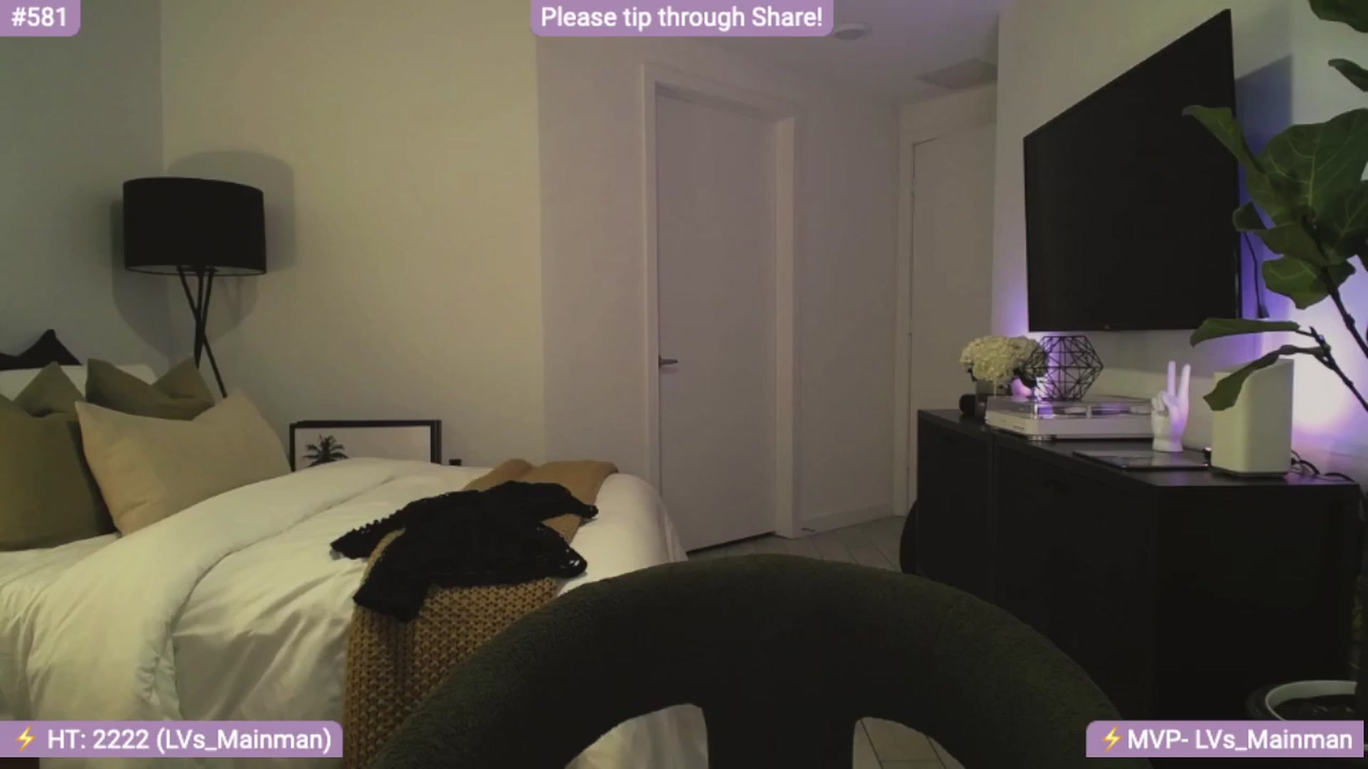 Gallery image thumbnail from AlanaWylde's myfreecams stream on, 01/10/2024, 06:00 image 2 of 20