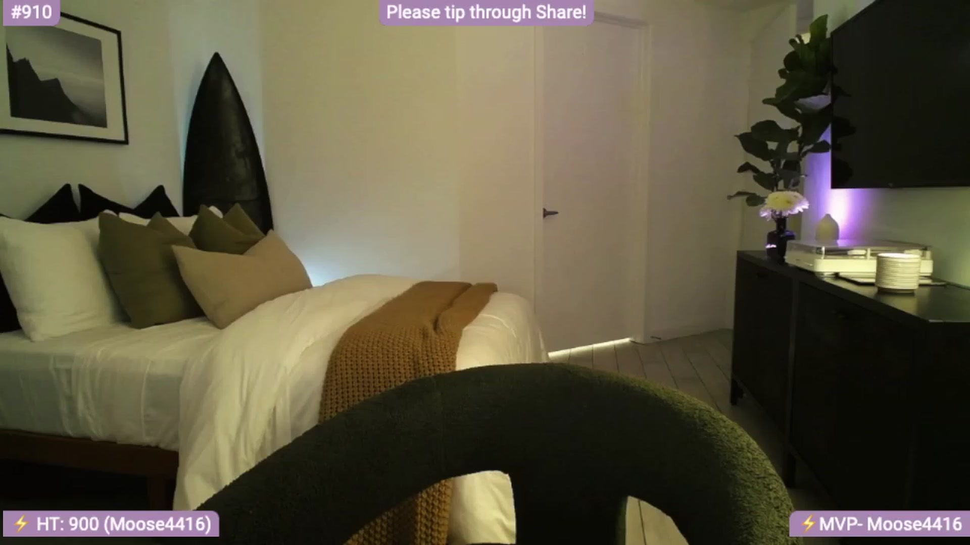 Gallery image thumbnail from AlanaWylde's myfreecams stream on, 01/18/2024, 05:01 image 17 of 20