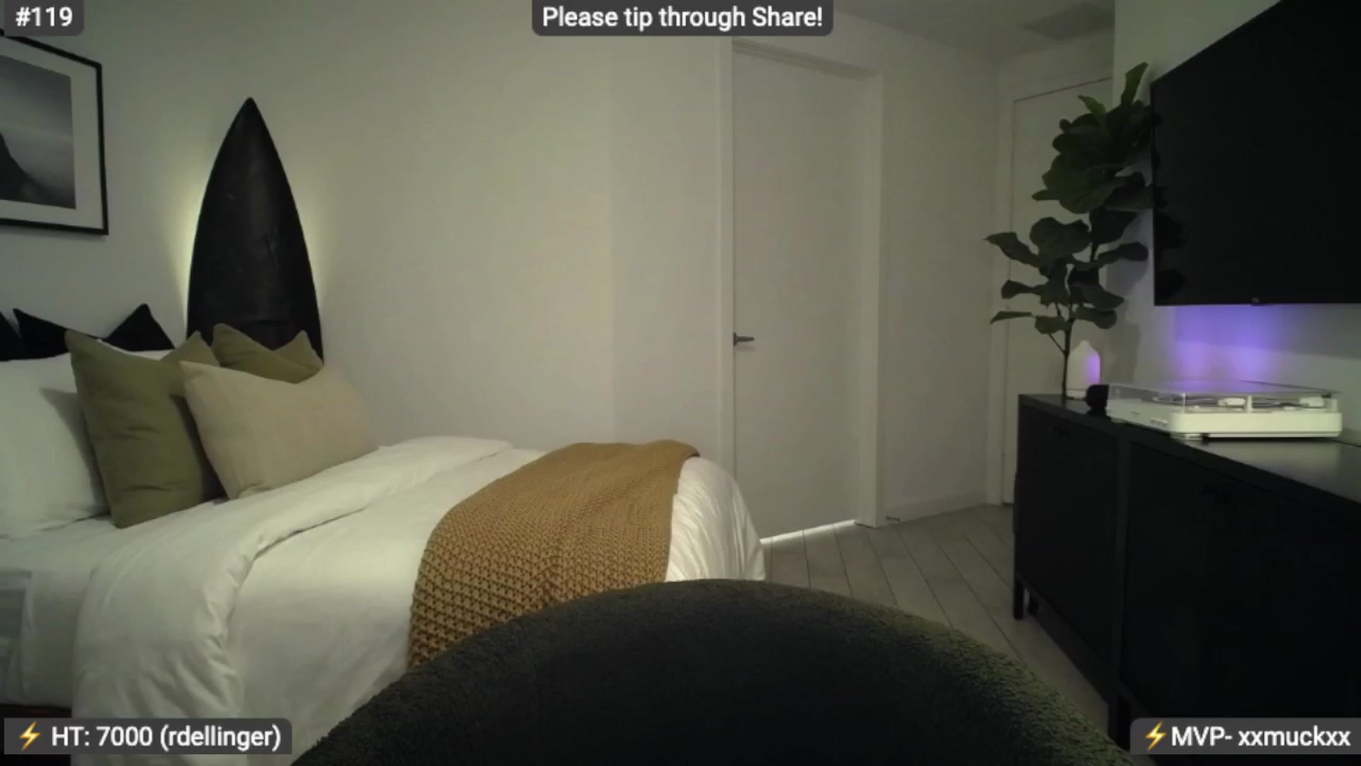 Gallery image thumbnail from AlanaWylde's myfreecams stream on, 02/03/2024, 07:36 image 14 of 20