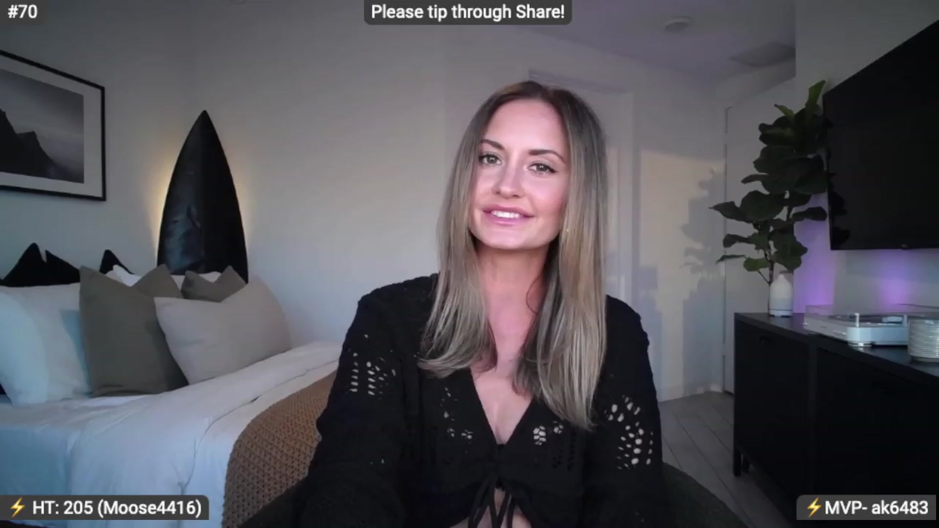 Gallery image thumbnail from AlanaWylde's myfreecams stream on, 02/06/2024, 23:03 image 17 of 20