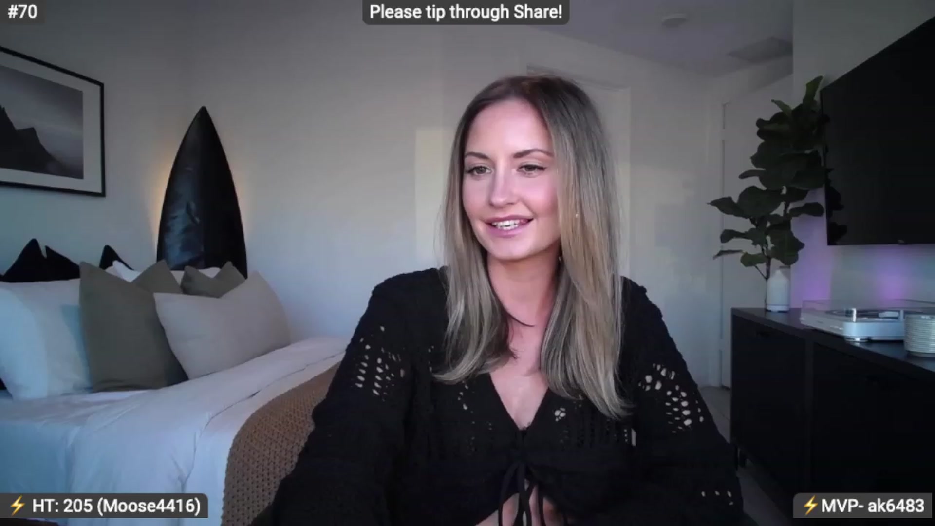 Gallery image thumbnail from AlanaWylde's myfreecams stream on, 02/06/2024, 23:03 image 10 of 20