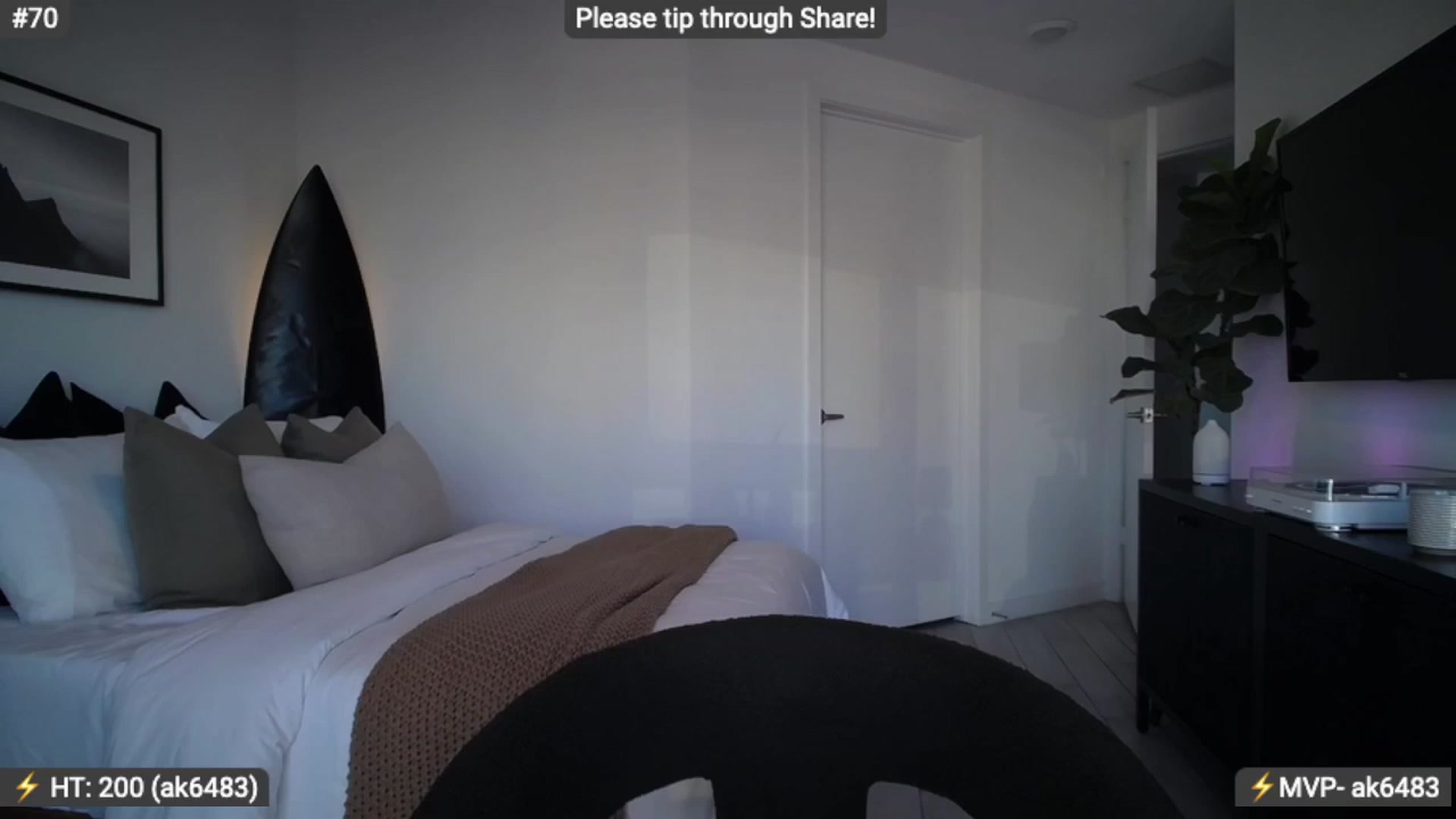 Gallery image thumbnail from AlanaWylde's myfreecams stream on, 02/06/2024, 23:03 image 3 of 20