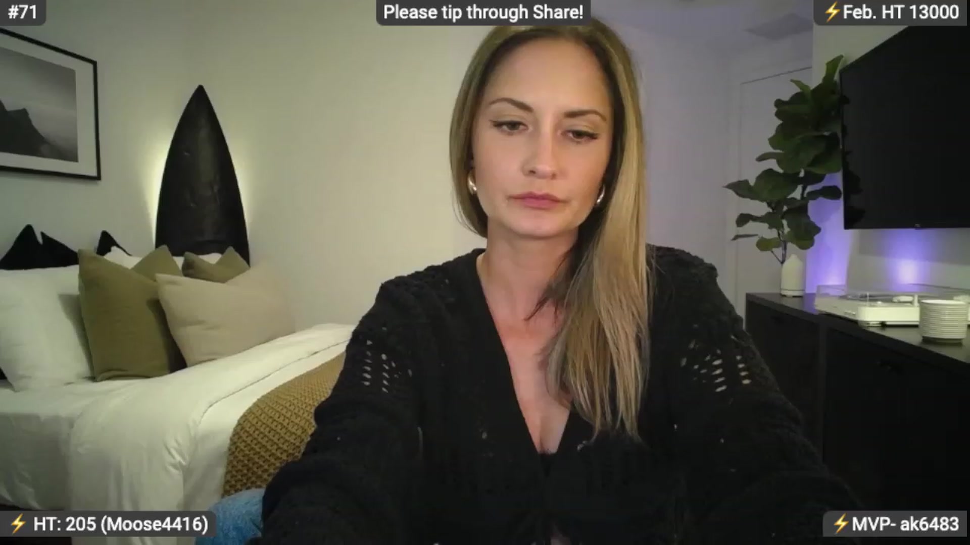 Gallery image thumbnail from AlanaWylde's myfreecams stream on, 02/07/2024, 02:53 image 16 of 20