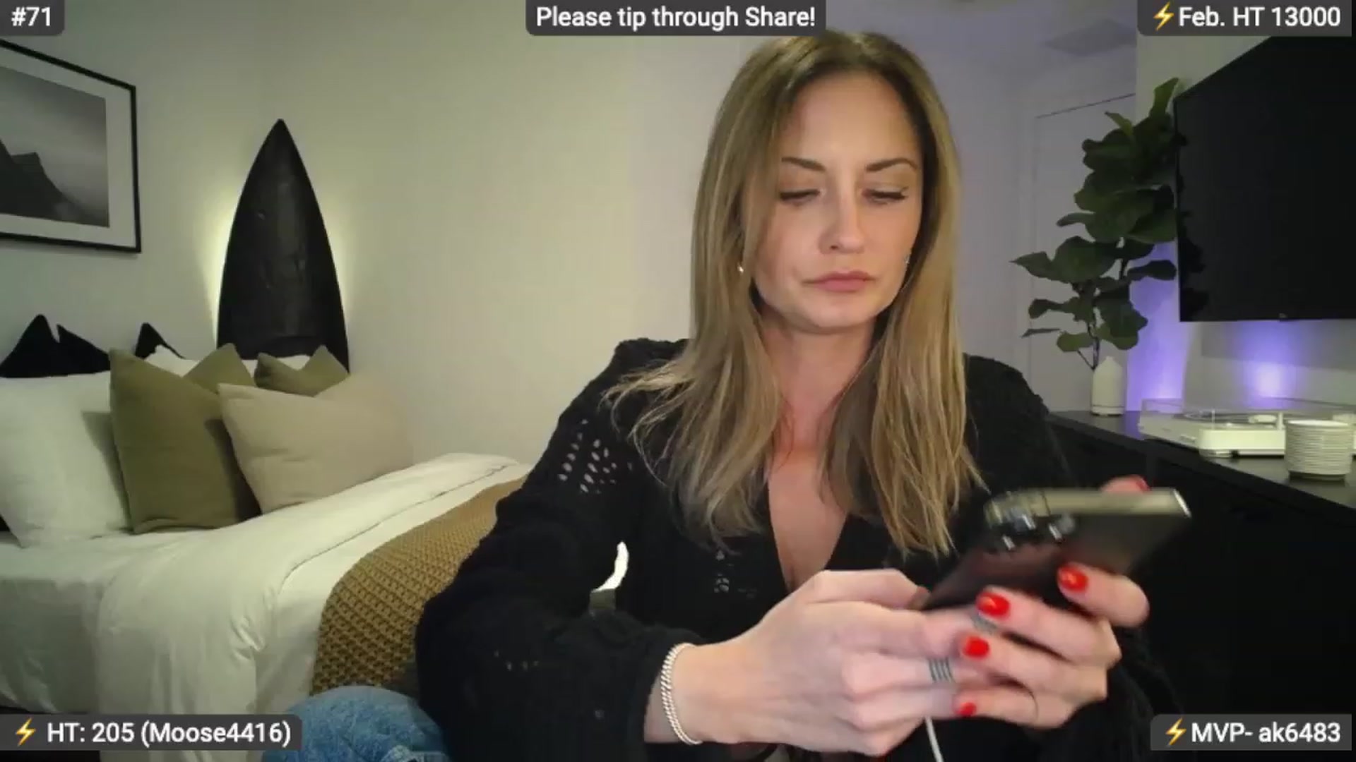 Gallery image thumbnail from AlanaWylde's myfreecams stream on, 02/07/2024, 02:53 image 13 of 20