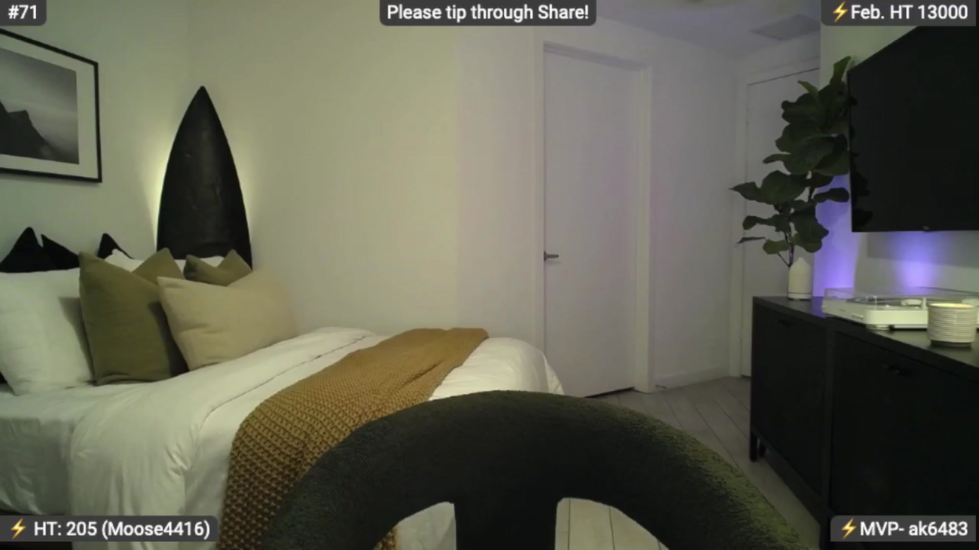Gallery image thumbnail from AlanaWylde's myfreecams stream on, 02/07/2024, 02:53 image 10 of 20