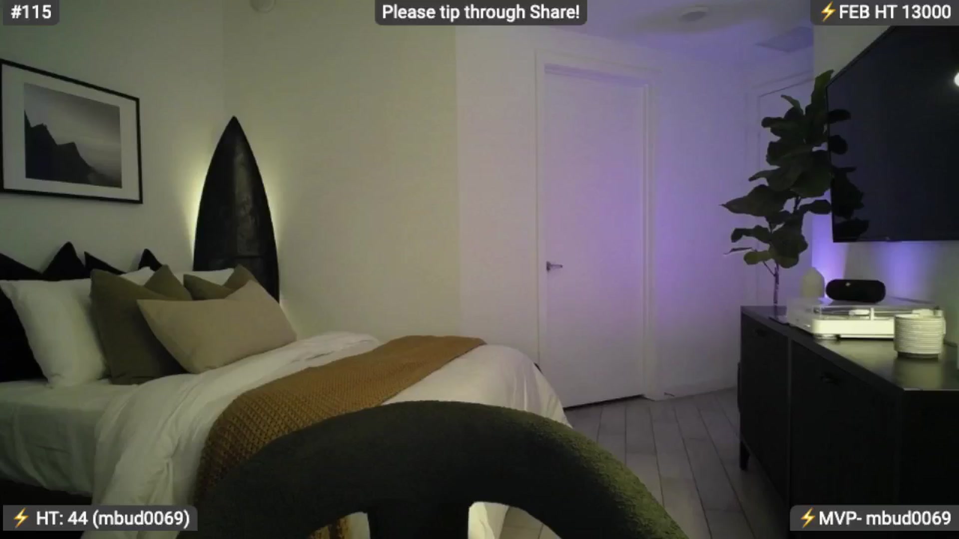 Gallery image thumbnail from AlanaWylde's myfreecams stream on, 02/09/2024, 04:48 image 3 of 20