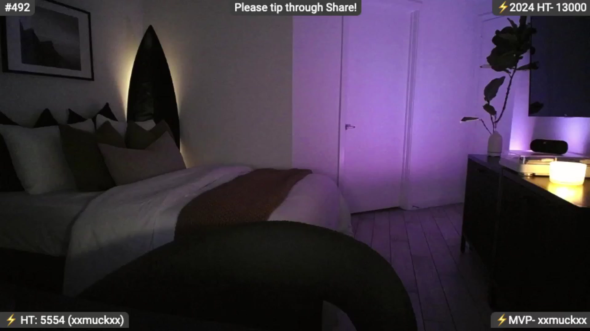 Gallery image thumbnail from AlanaWylde's myfreecams stream on, 03/13/2024, 04:40 image 6 of 20