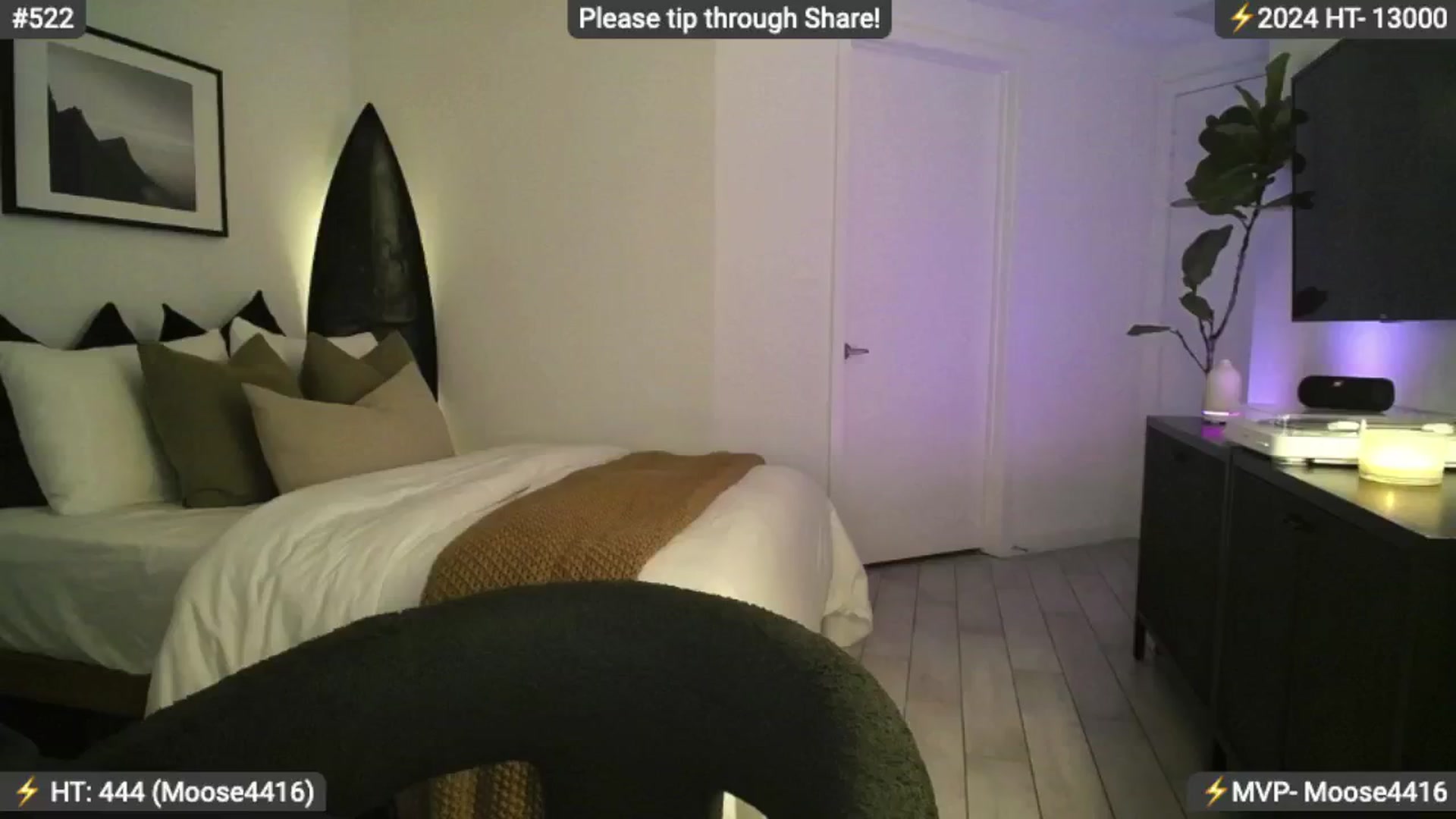 Gallery image thumbnail from AlanaWylde's myfreecams stream on, 03/15/2024, 04:02 image 2 of 20