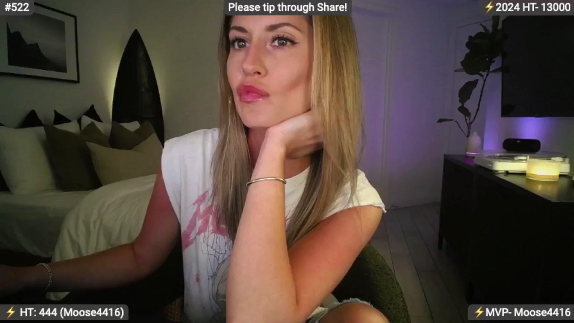 Gallery image thumbnail from AlanaWylde's myfreecams stream on, 03/15/2024, 04:02 image 4 of 20