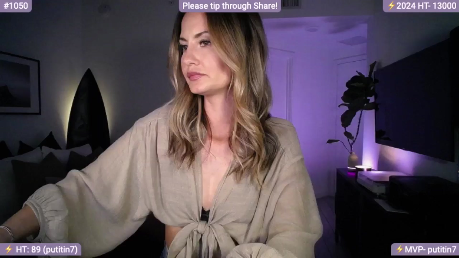 Gallery image thumbnail from AlanaWylde's myfreecams stream on, 03/29/2024, 01:37 image 19 of 20