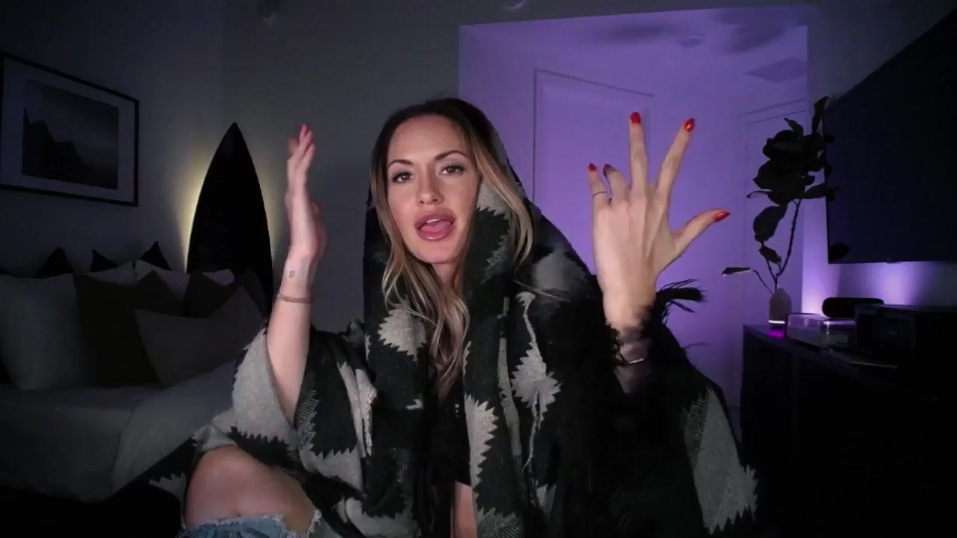 Gallery image thumbnail from AlanaWylde's myfreecams stream on, 03/30/2024, 06:08 image 9 of 20