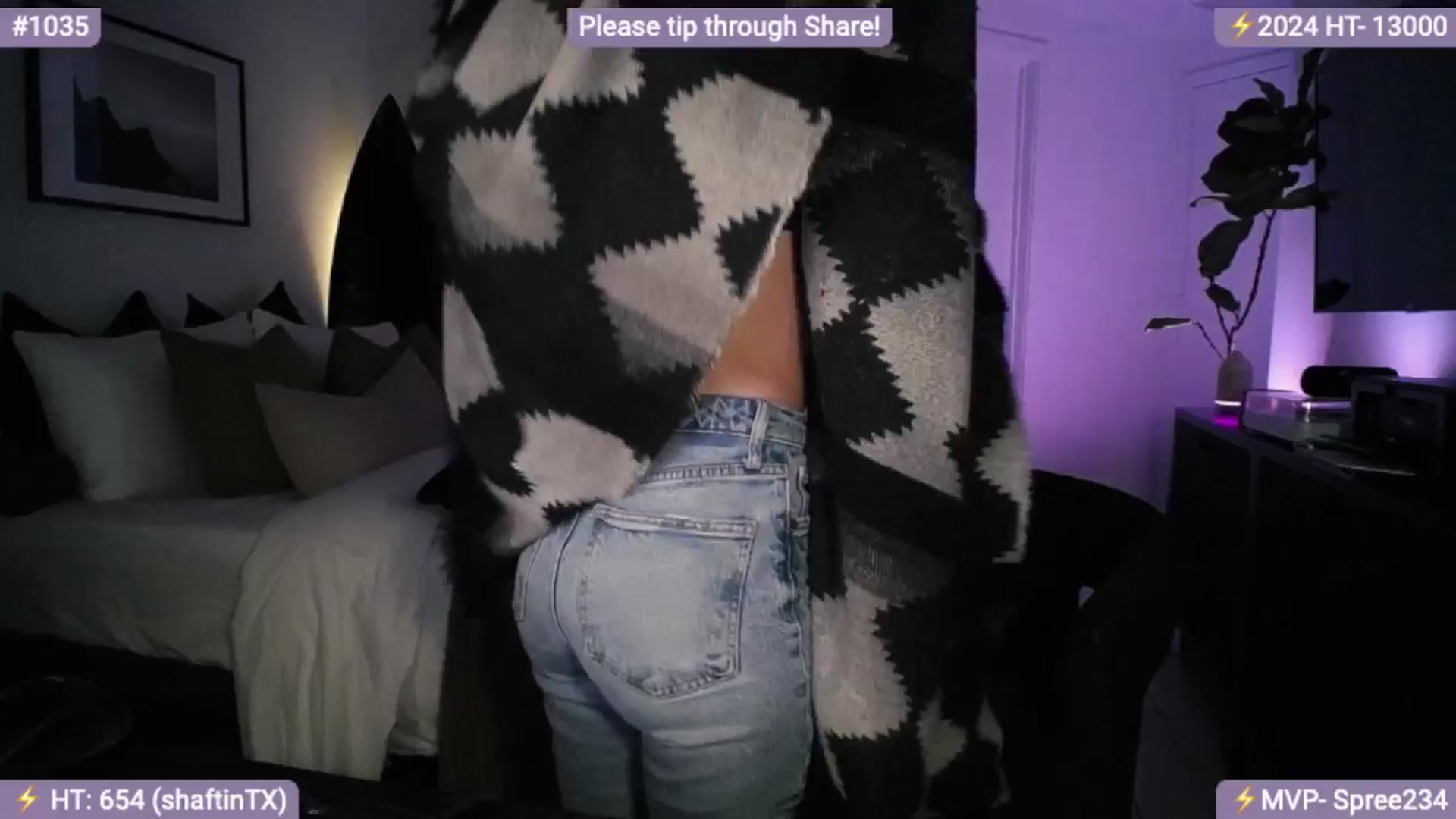 Gallery image thumbnail from AlanaWylde's myfreecams stream on, 03/30/2024, 08:12 image 13 of 20