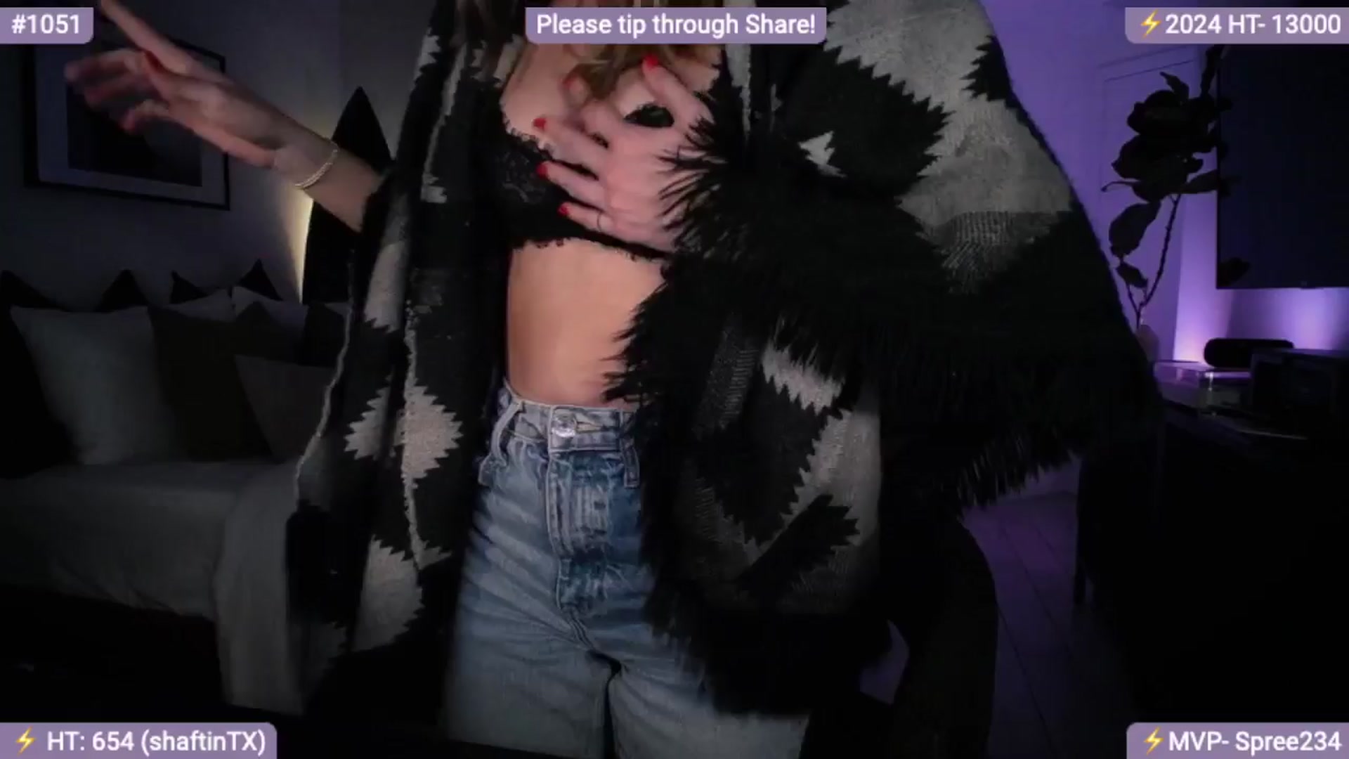 Gallery image thumbnail from AlanaWylde's myfreecams stream on, 03/30/2024, 08:12 image 5 of 20