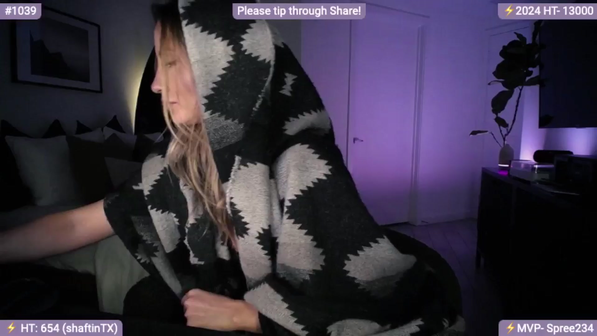 Gallery image thumbnail from AlanaWylde's myfreecams stream on, 03/30/2024, 08:12 image 12 of 20