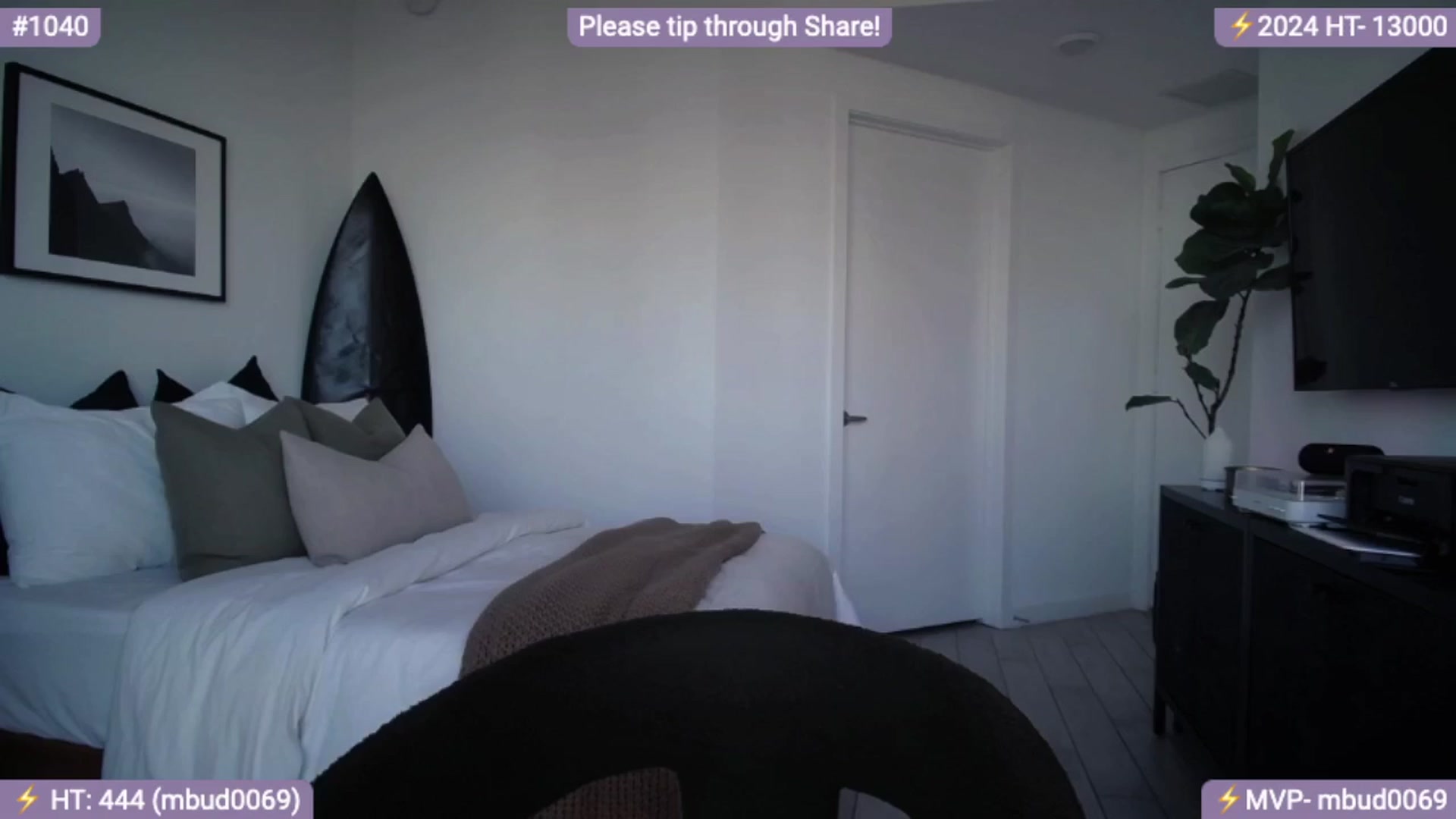 Gallery image thumbnail from AlanaWylde's myfreecams stream on, 03/30/2024, 23:12 image 11 of 20