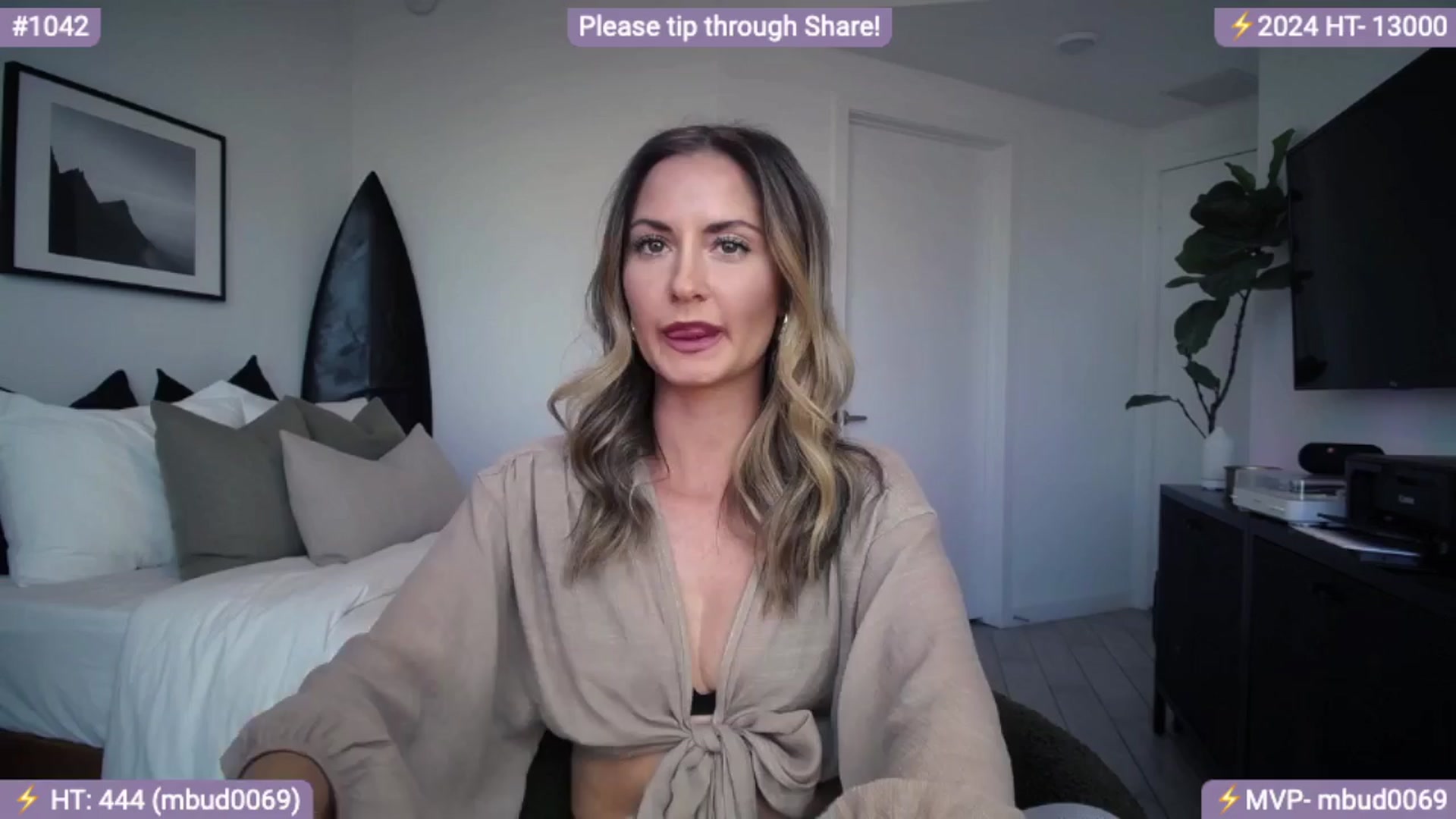 Gallery image thumbnail from AlanaWylde's myfreecams stream on, 03/30/2024, 23:12 image 16 of 20