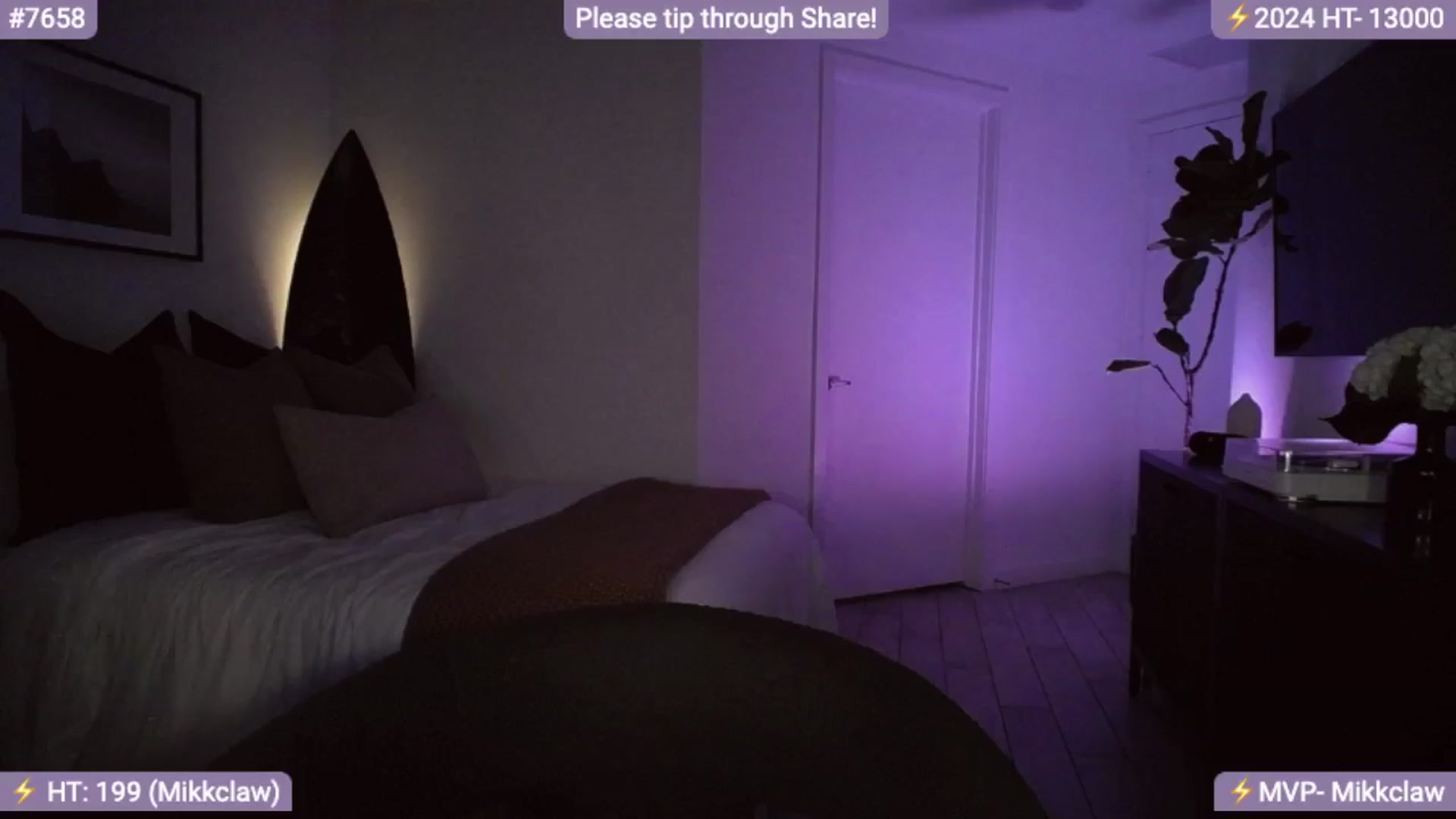 Gallery image thumbnail from AlanaWylde's myfreecams stream on, 04/12/2024, 02:46 image 10 of 20